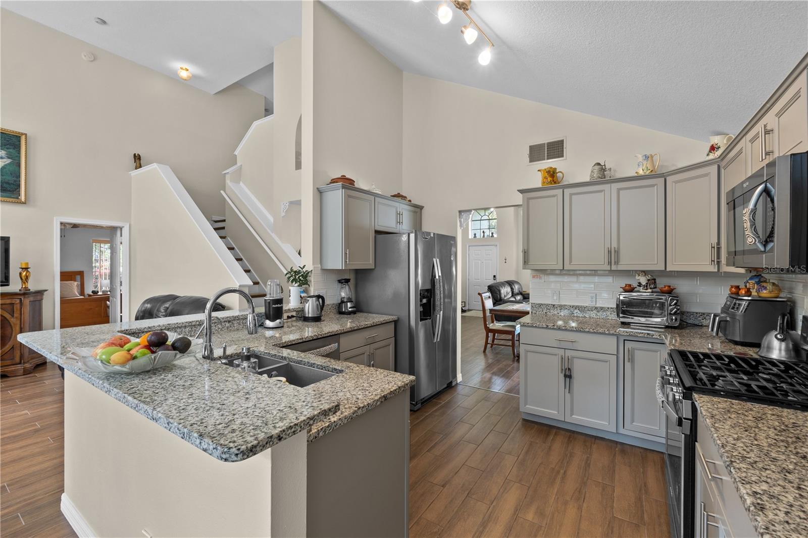 101 RAZORBILL CT