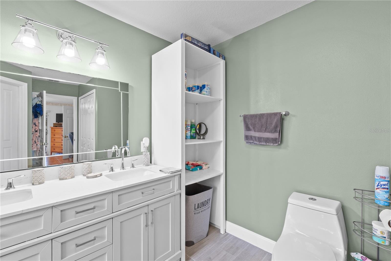 101 RAZORBILL CT