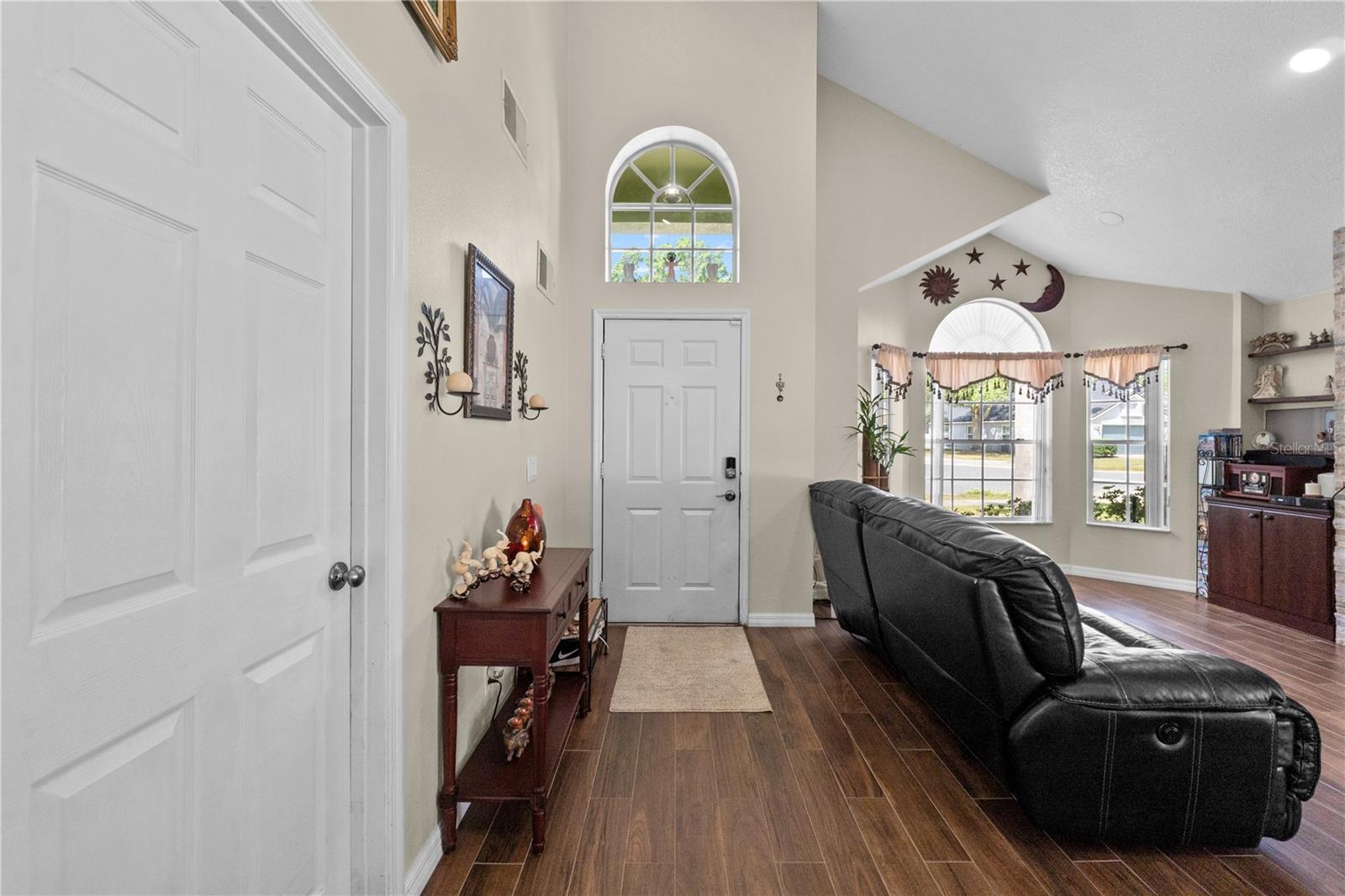 101 RAZORBILL CT