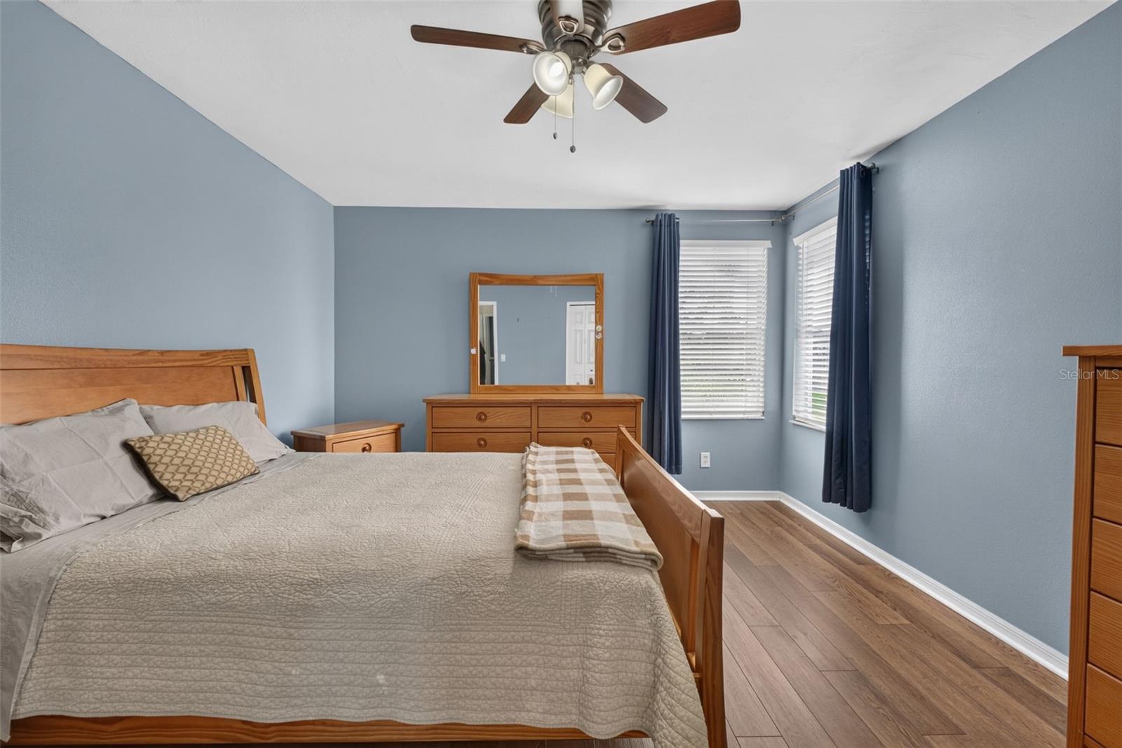 101 RAZORBILL CT
