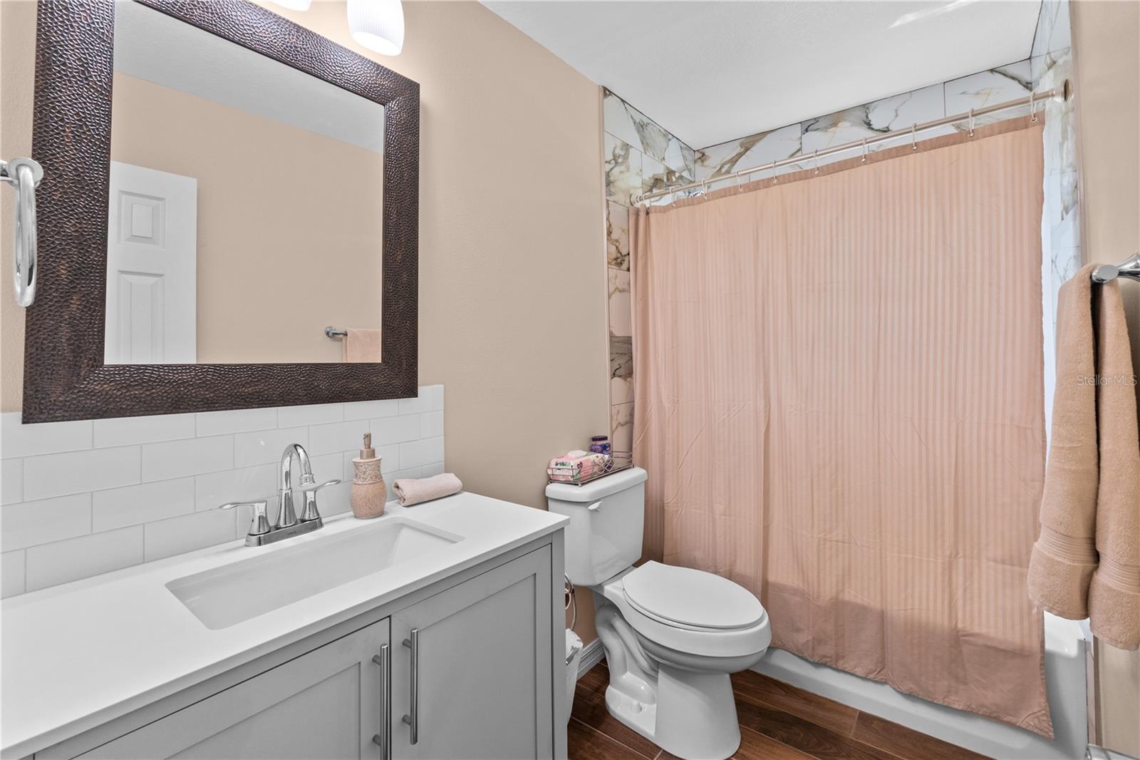 101 RAZORBILL CT