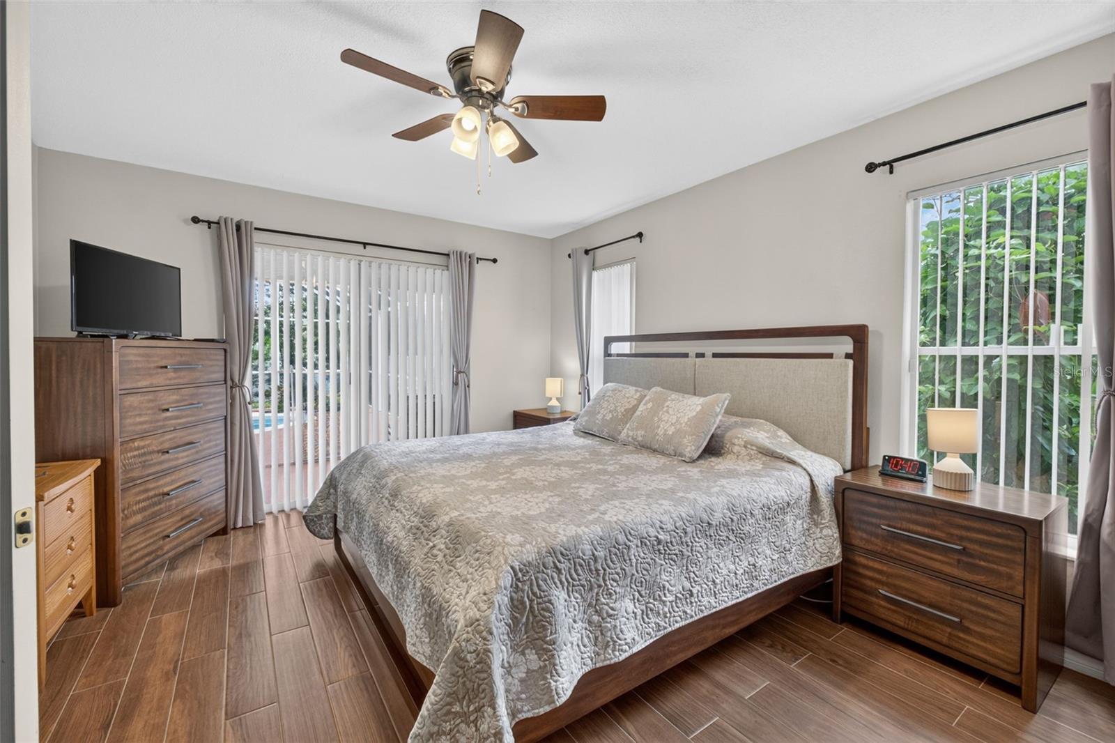 101 RAZORBILL CT