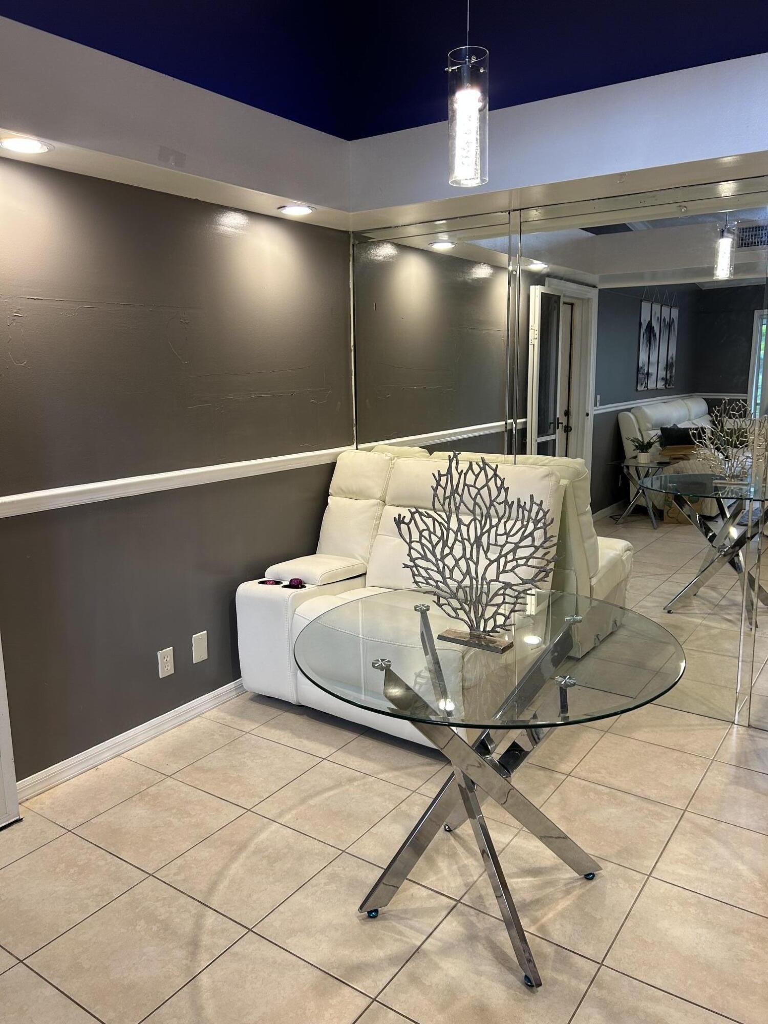 1007 GREEN PINE Boulevard F3