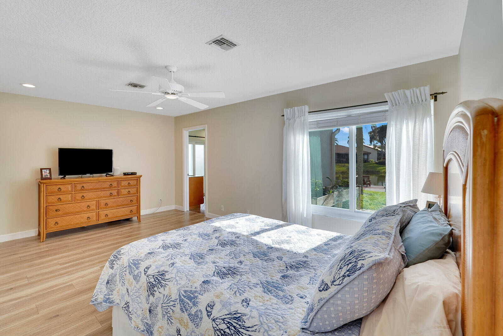 5507 Egret Isle Trail