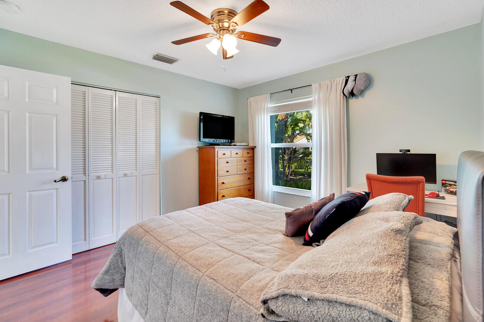 5507 Egret Isle Trail