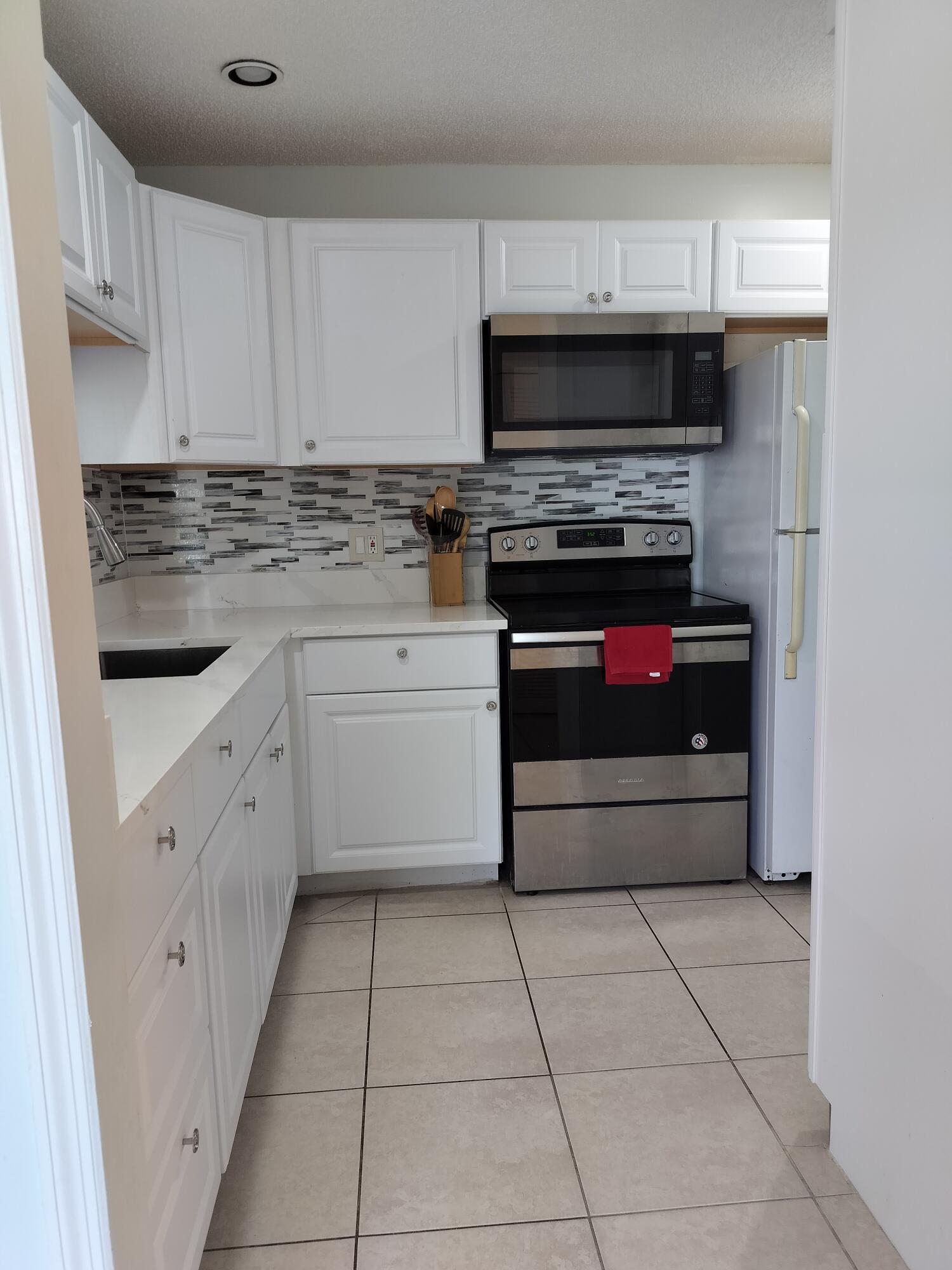 1007 Green Pine Blvd.