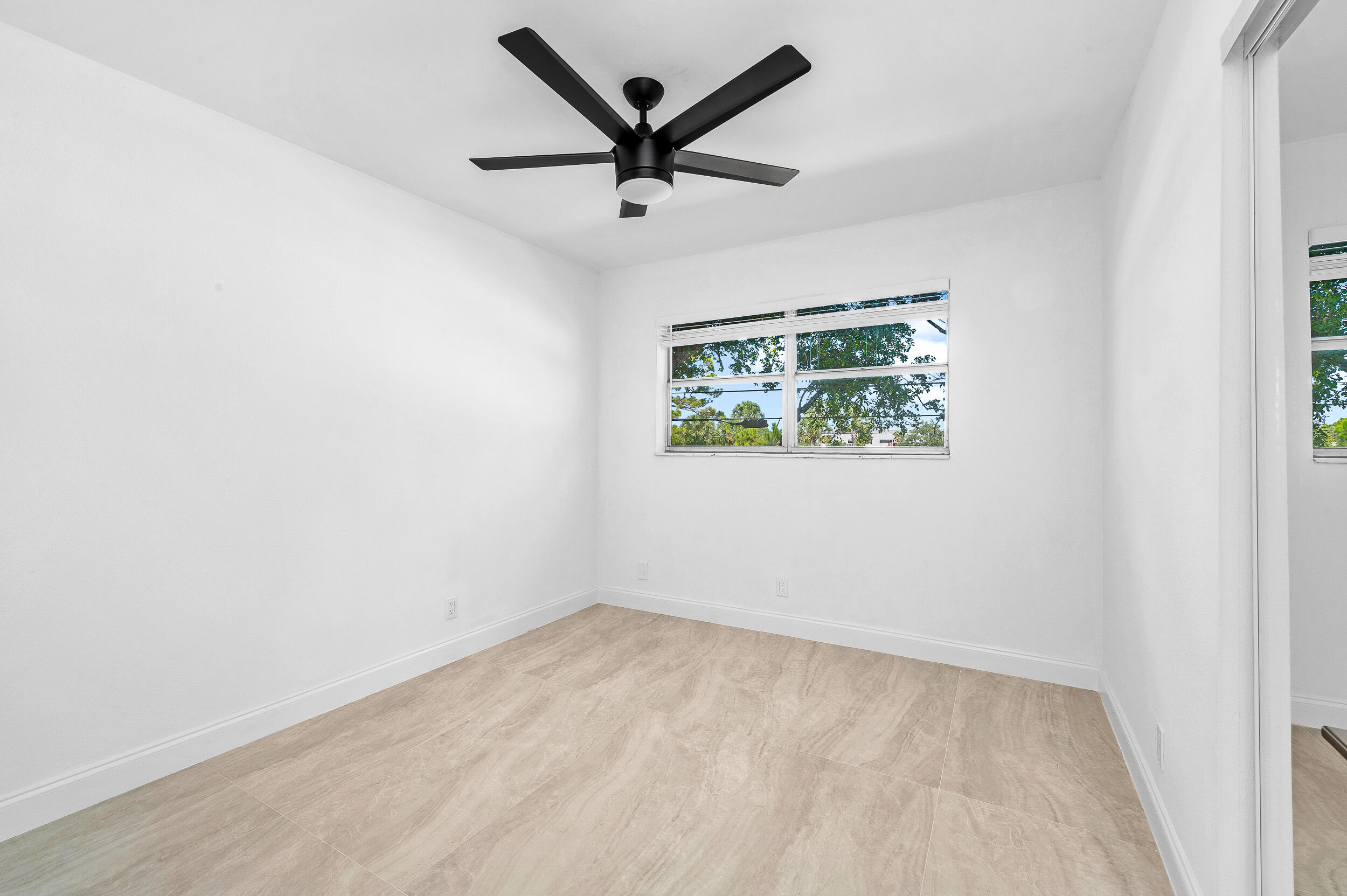 410 SE 2nd Avenue 26