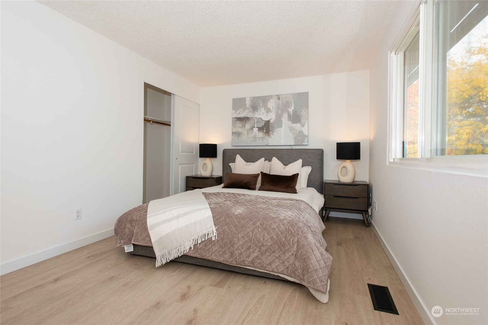 1640 S 255th Place