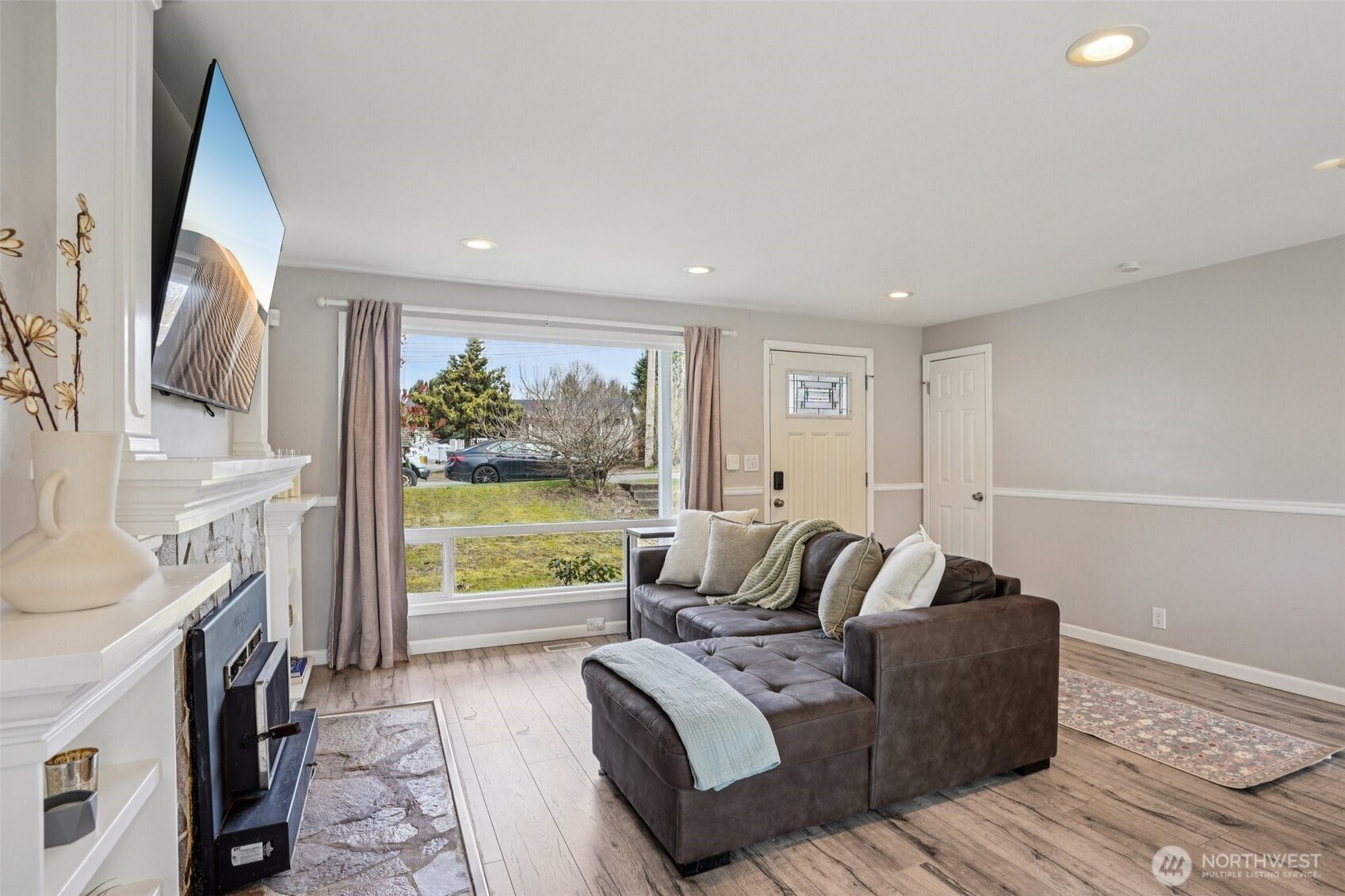 3709 NE 9th Court