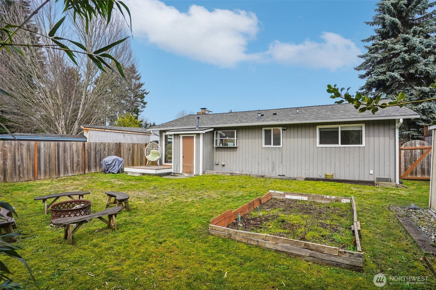 3709 NE 9th Court
