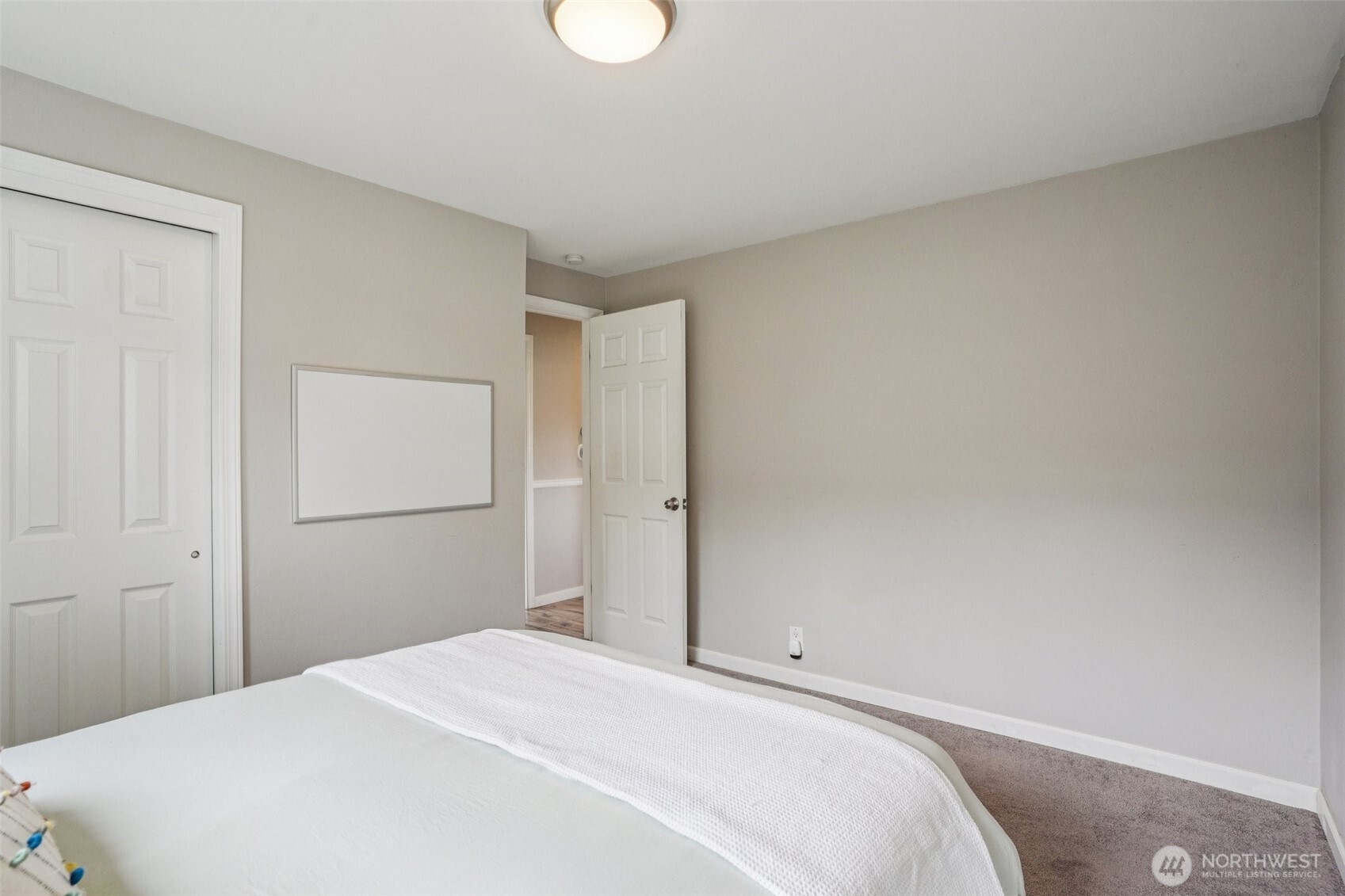 3709 NE 9th Court