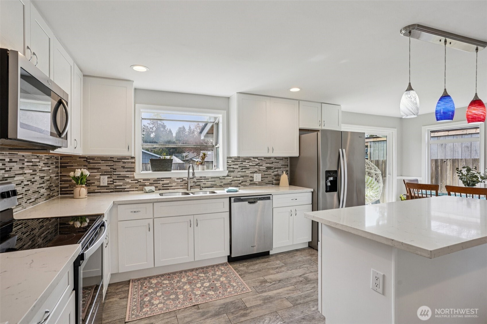 3709 NE 9th Court