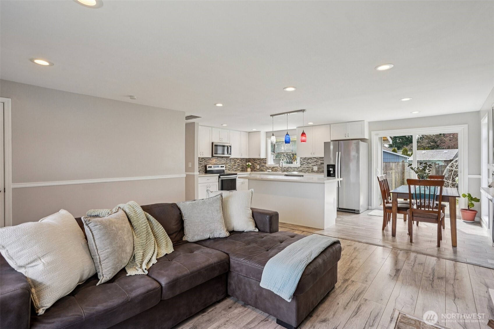 3709 NE 9th Court