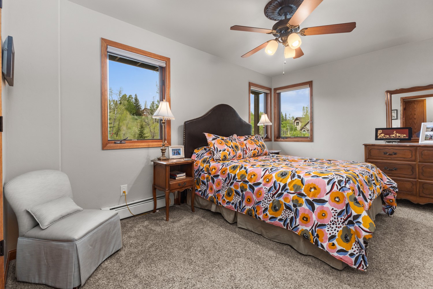 1215 Ridge View DRIVE