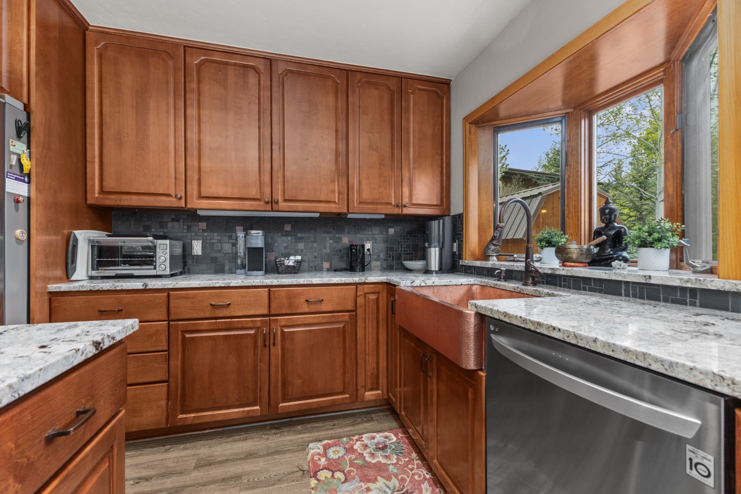 1215 Ridge View DRIVE