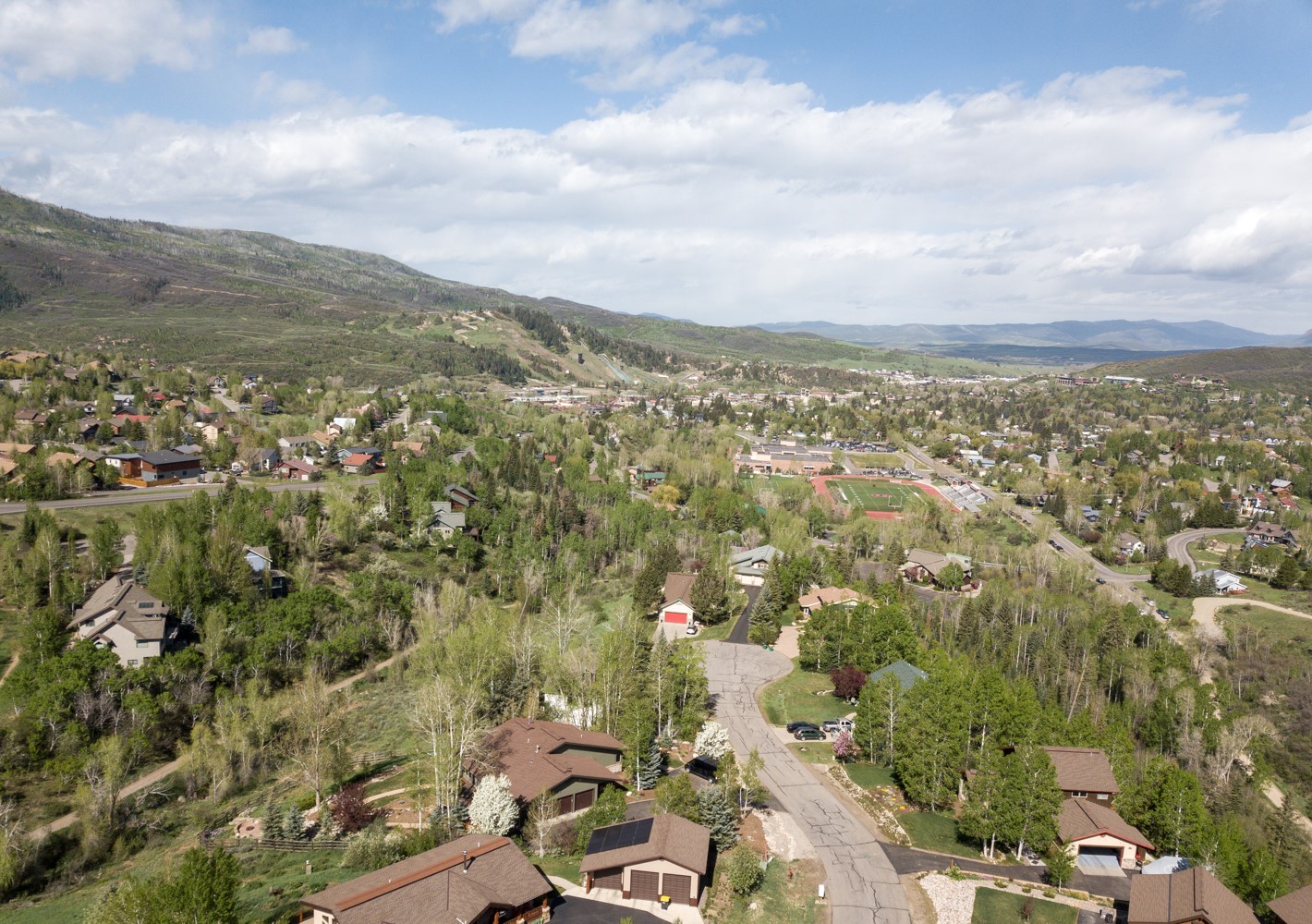 1215 Ridge View DRIVE