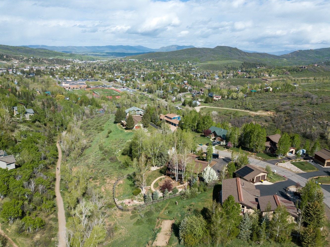 1215 Ridge View DRIVE