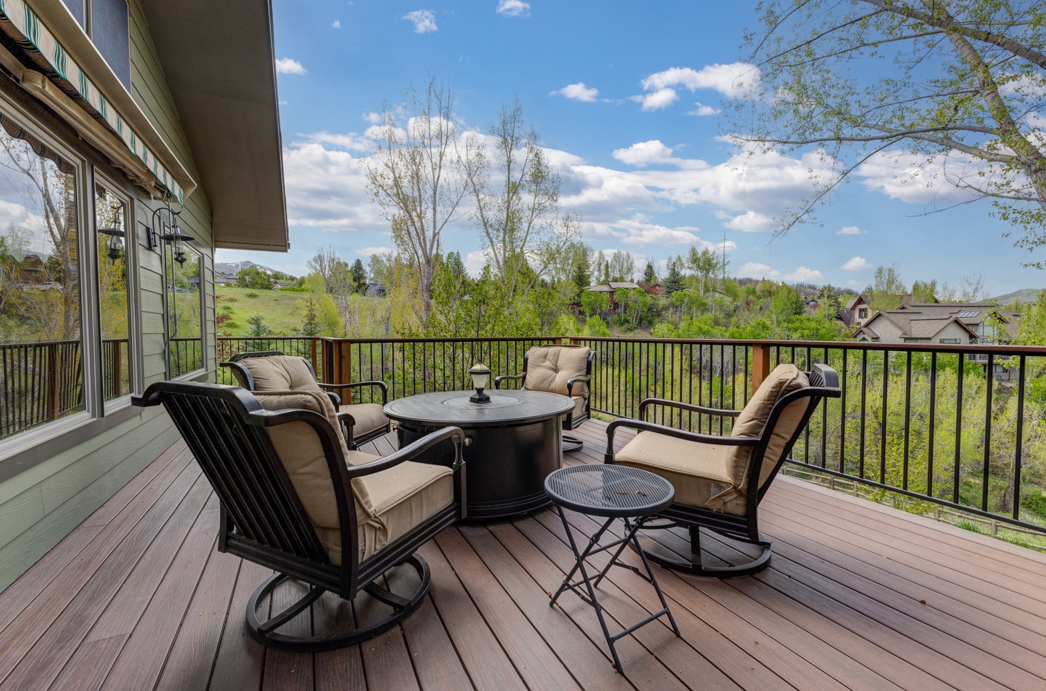 1215 Ridge View DRIVE