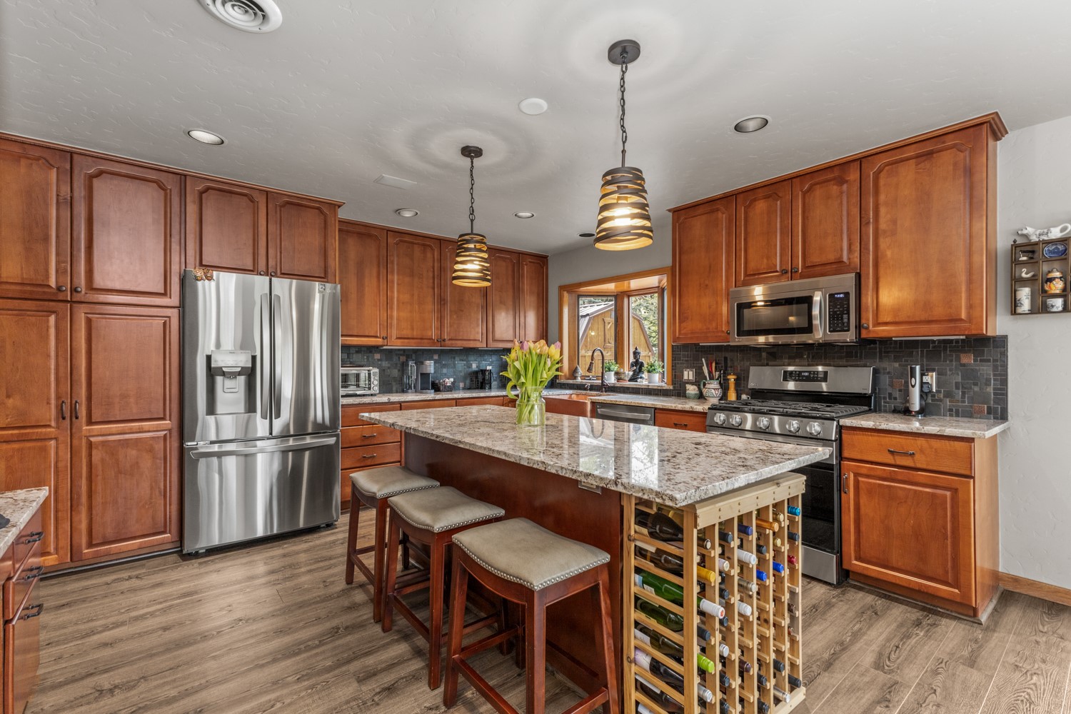 1215 Ridge View DRIVE
