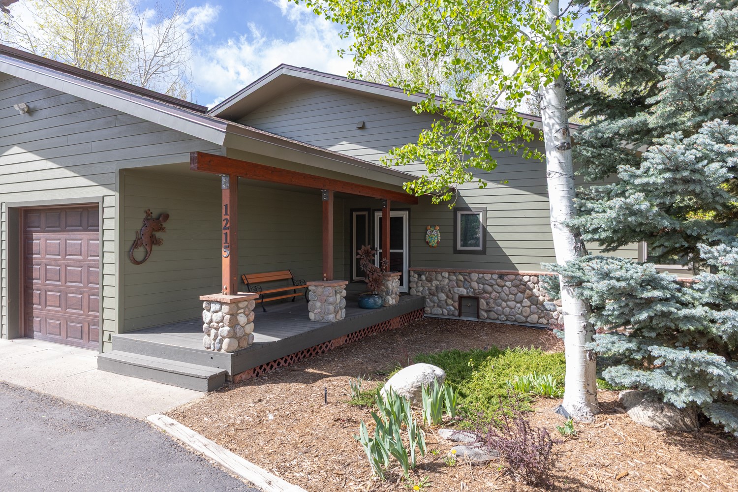 1215 Ridge View DRIVE