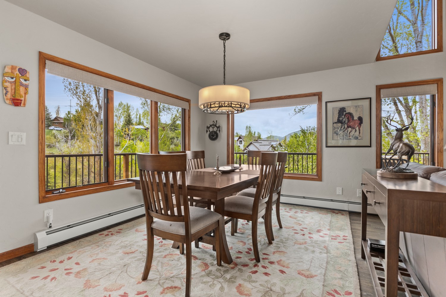 1215 Ridge View DRIVE