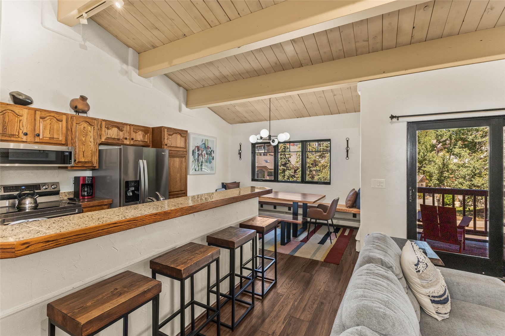 2315 Apres Ski WAY 212