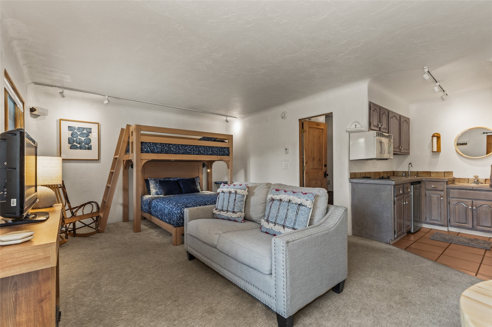 2315 Apres Ski WAY 212