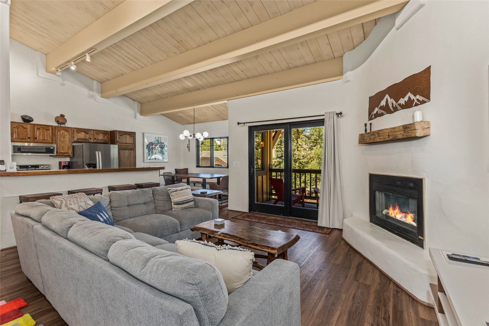 2315 Apres Ski WAY 212