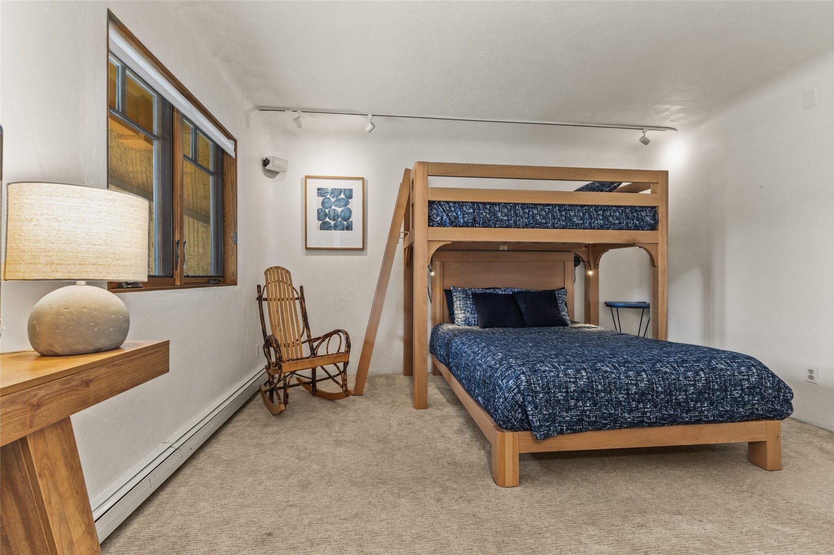 2315 Apres Ski WAY 212