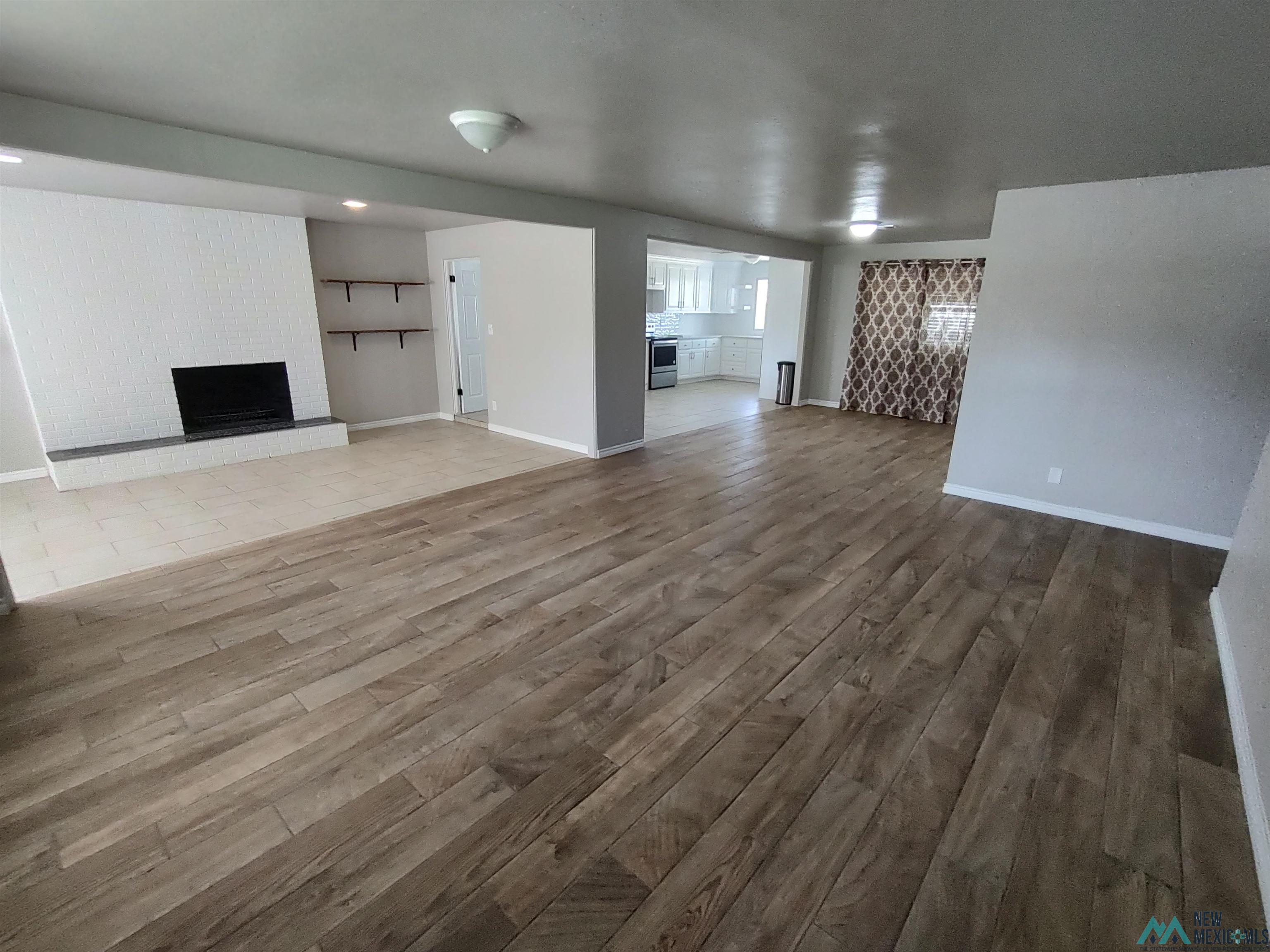 1304 N Country Club Circle