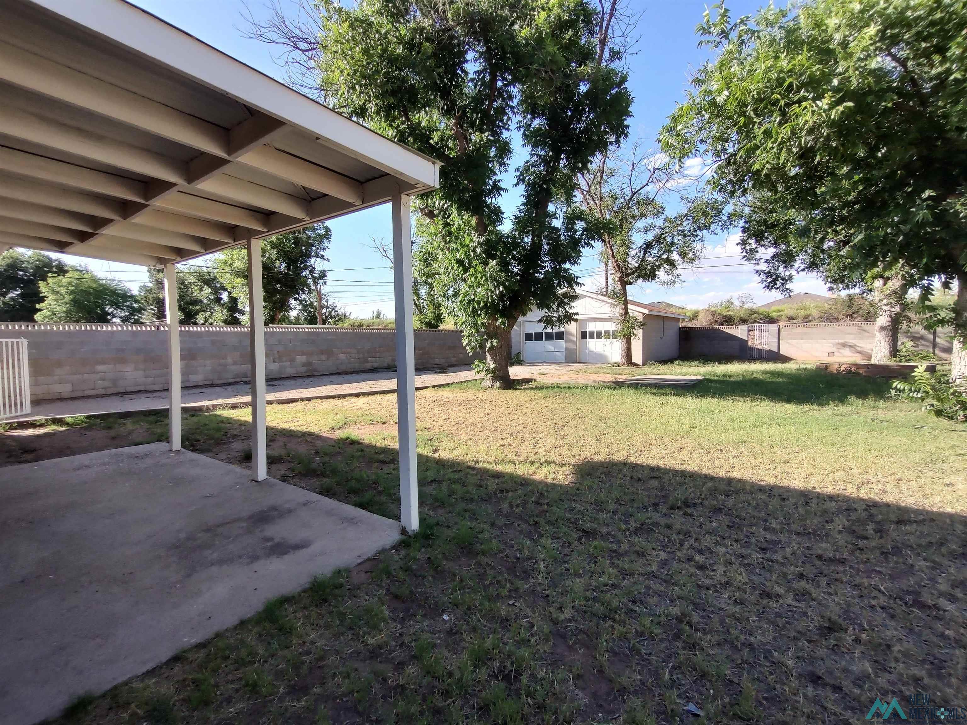 1304 N Country Club Circle