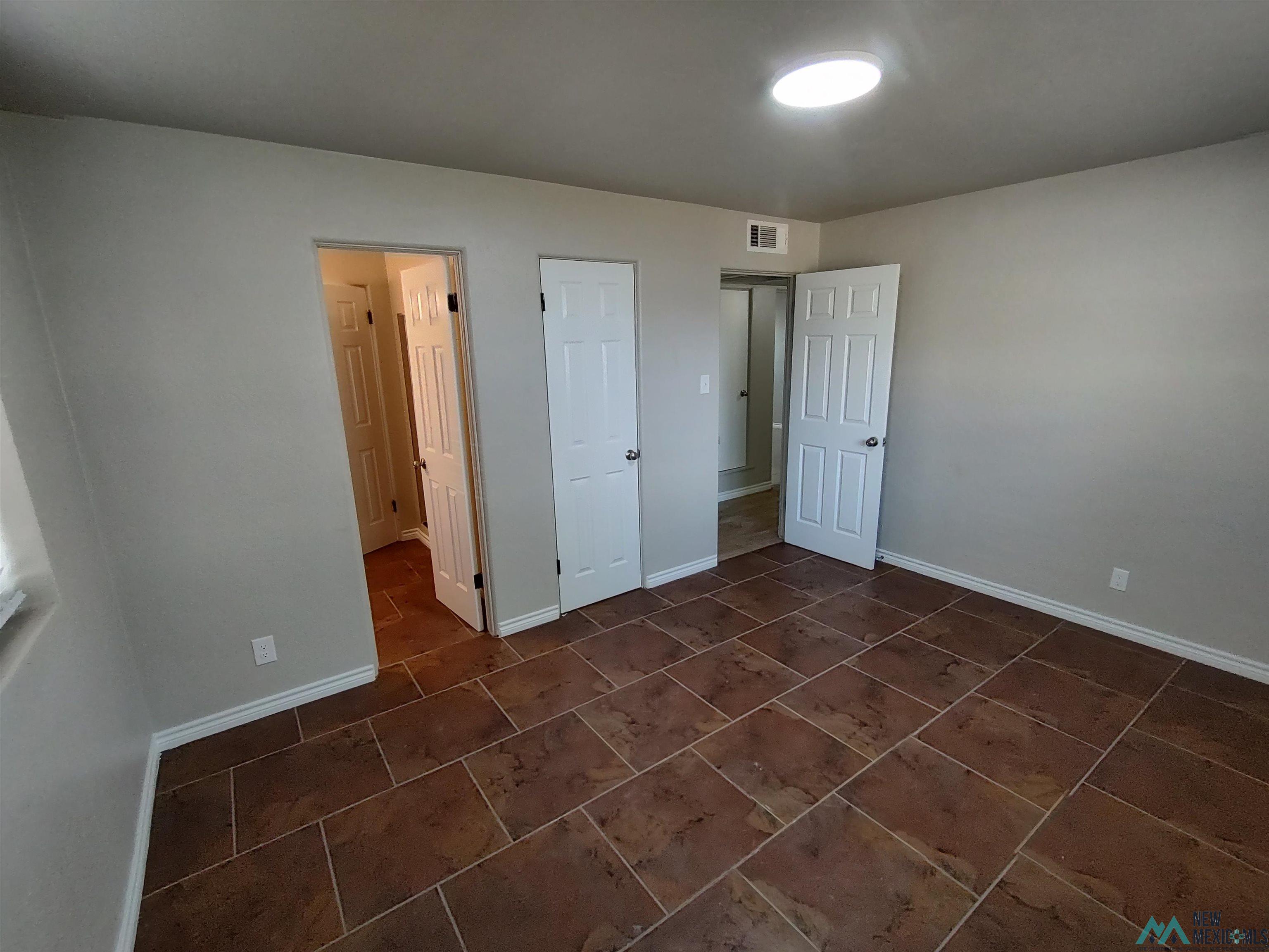 1304 N Country Club Circle