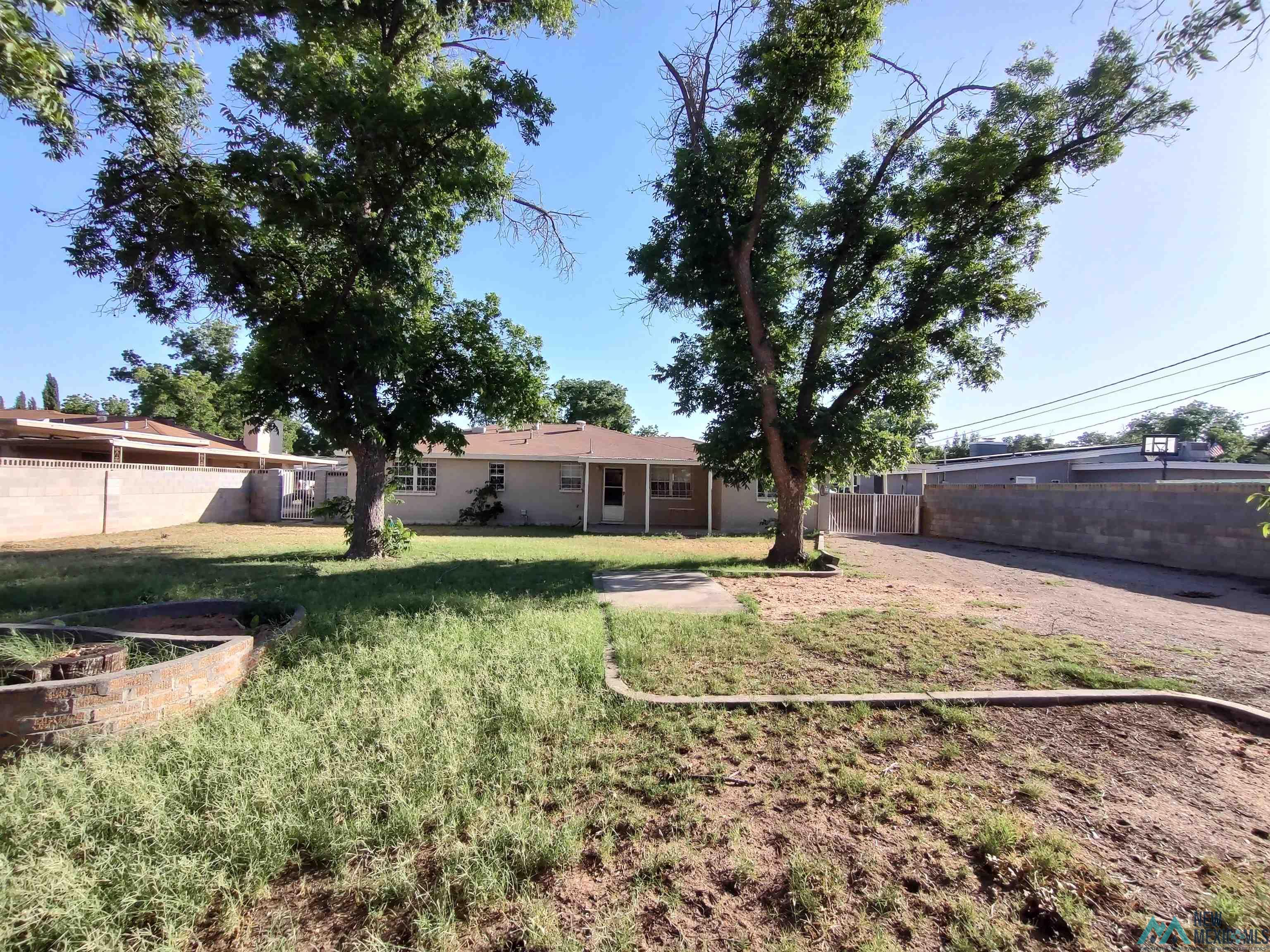 1304 N Country Club Circle