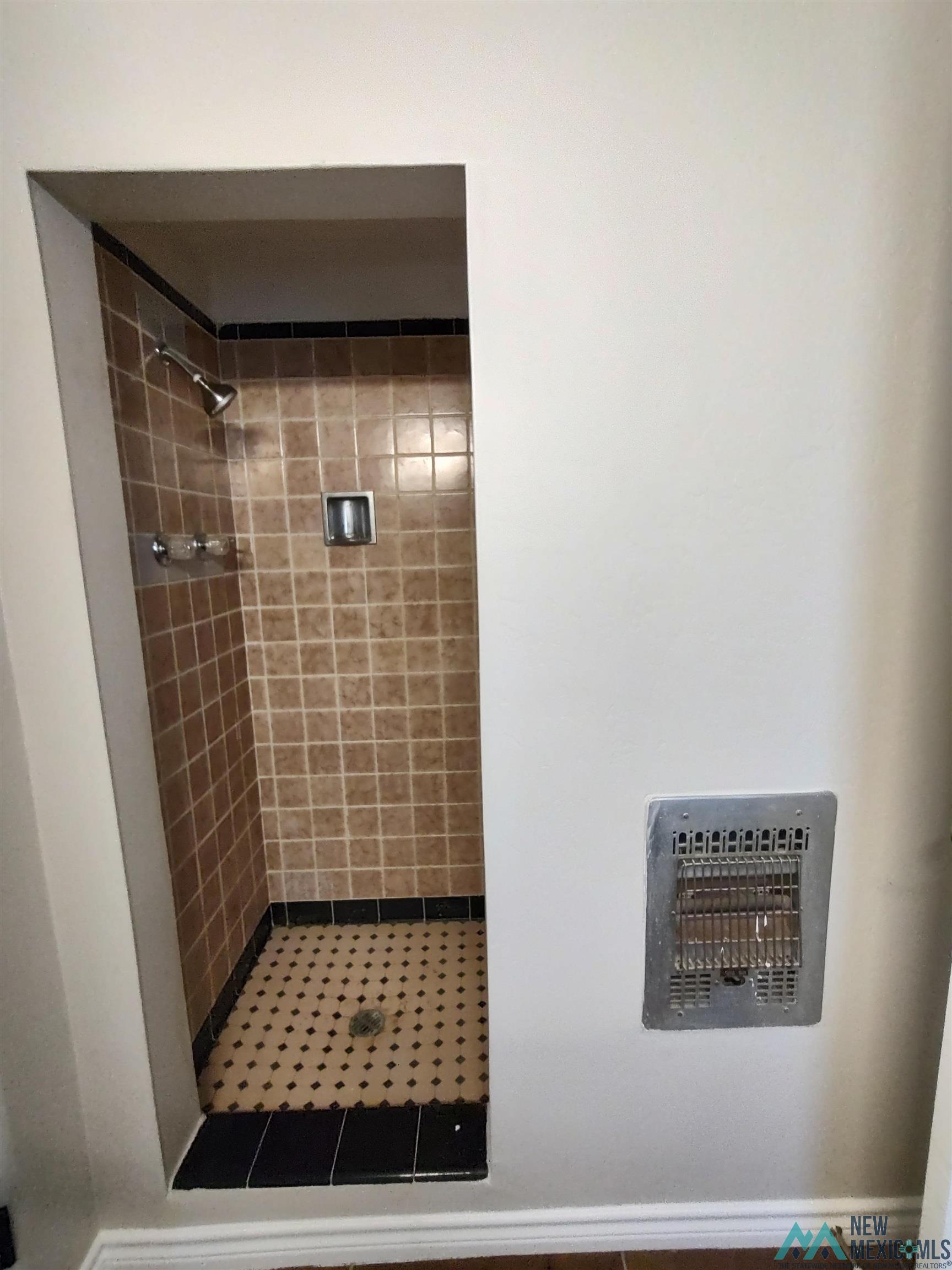 1304 N Country Club Circle