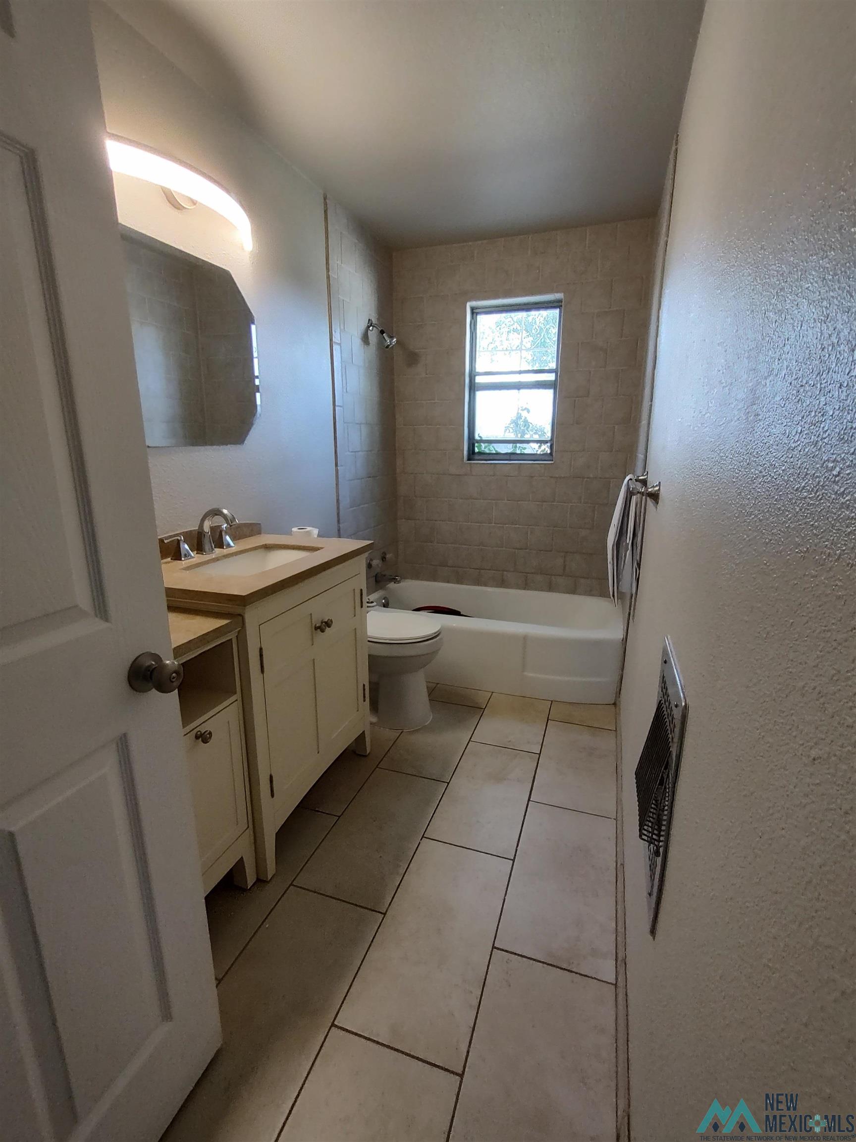 1304 N Country Club Circle