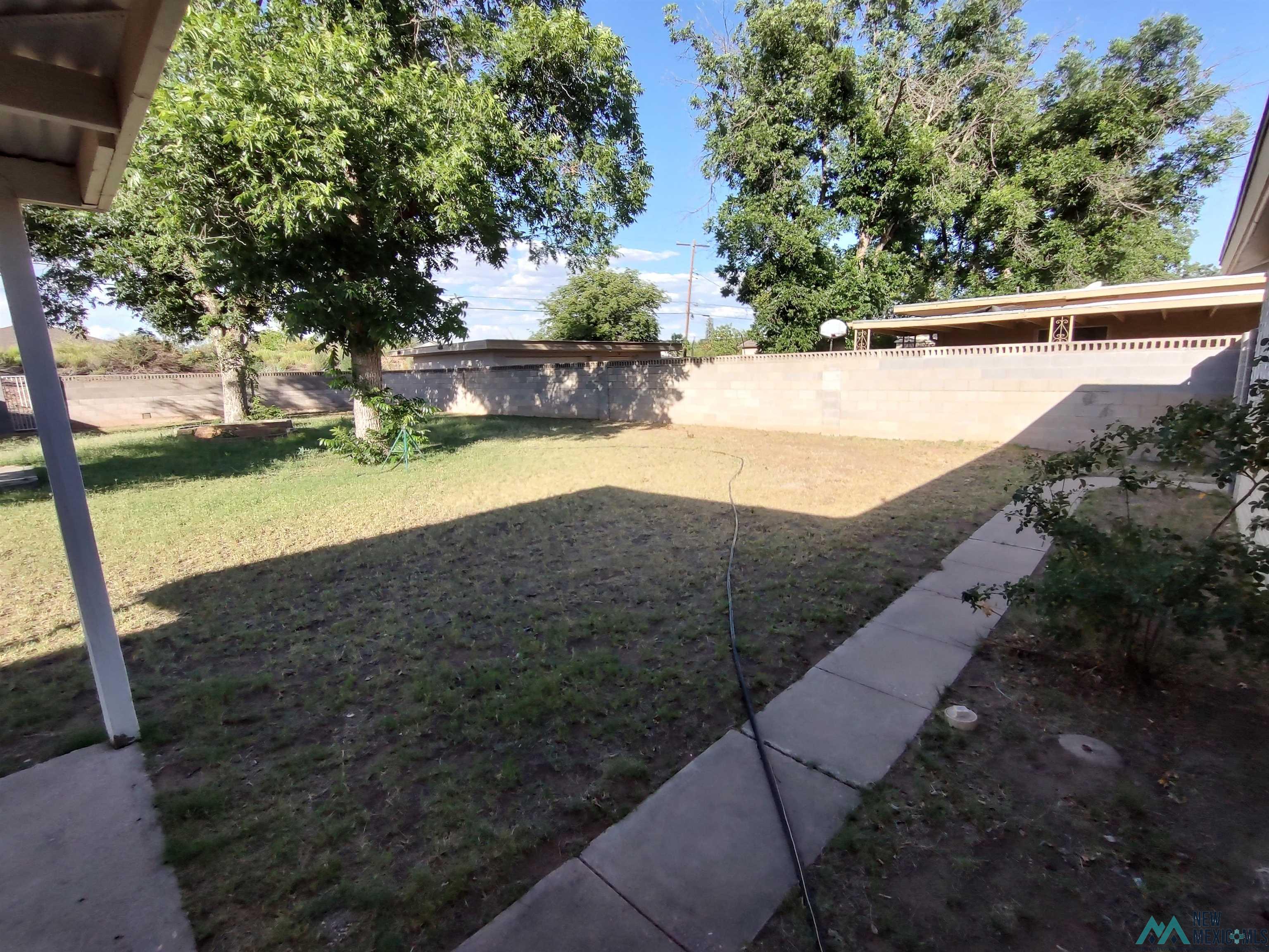 1304 N Country Club Circle