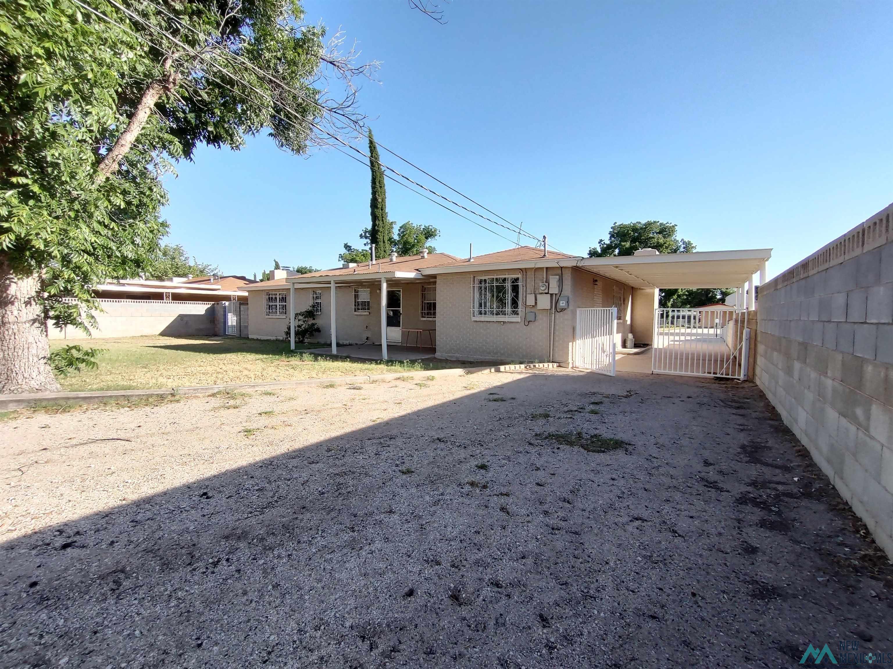 1304 N Country Club Circle