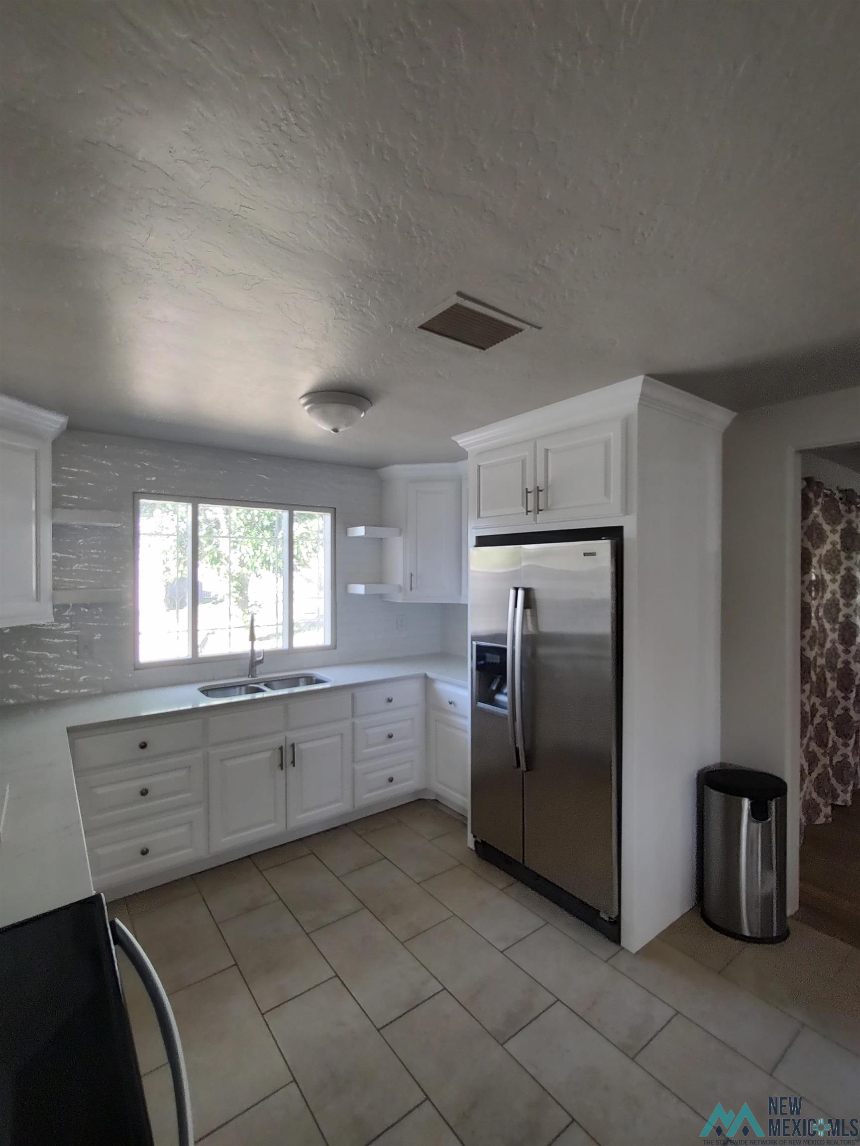 1304 N Country Club Circle