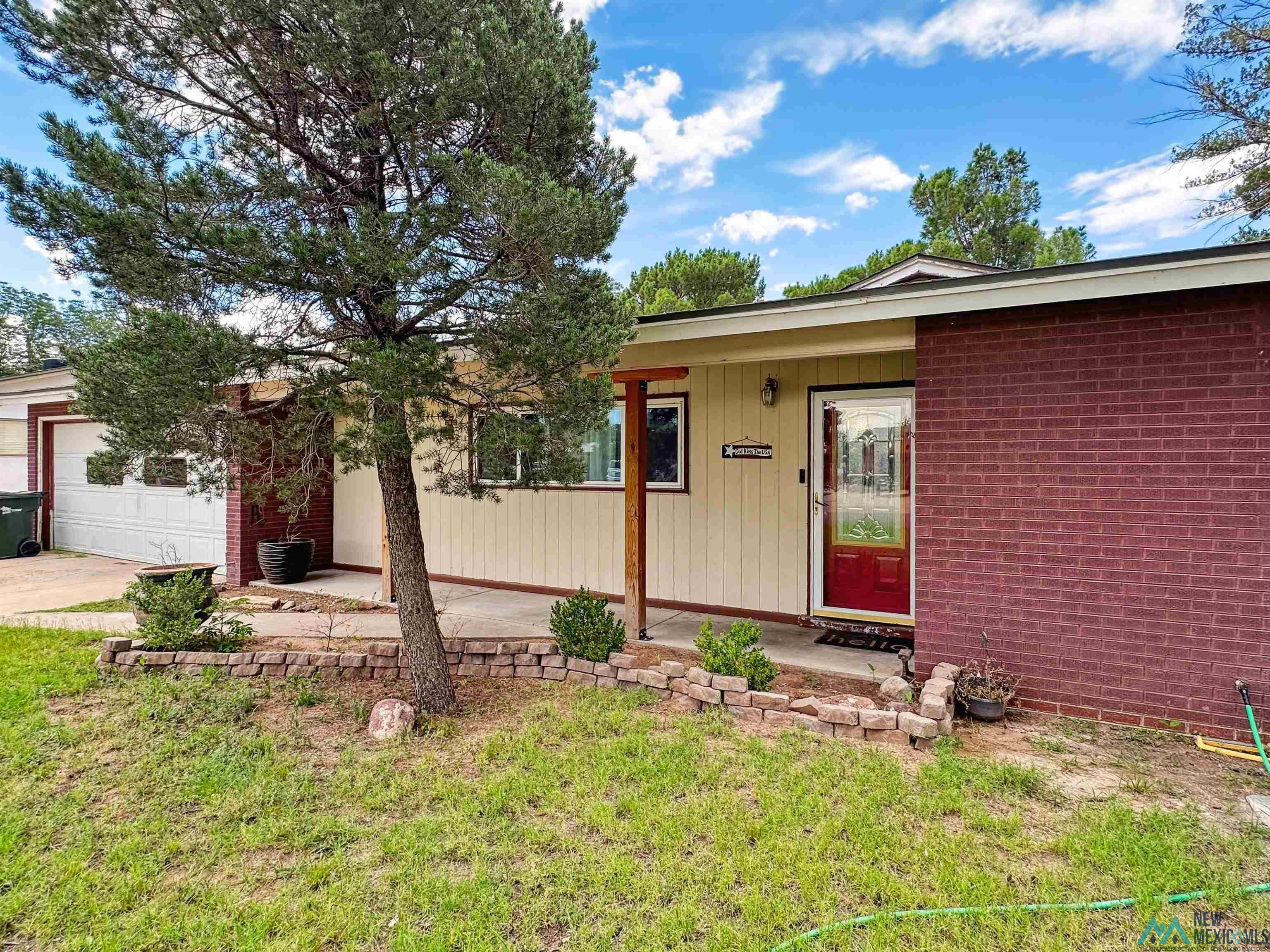 1504 S Country Club Circle