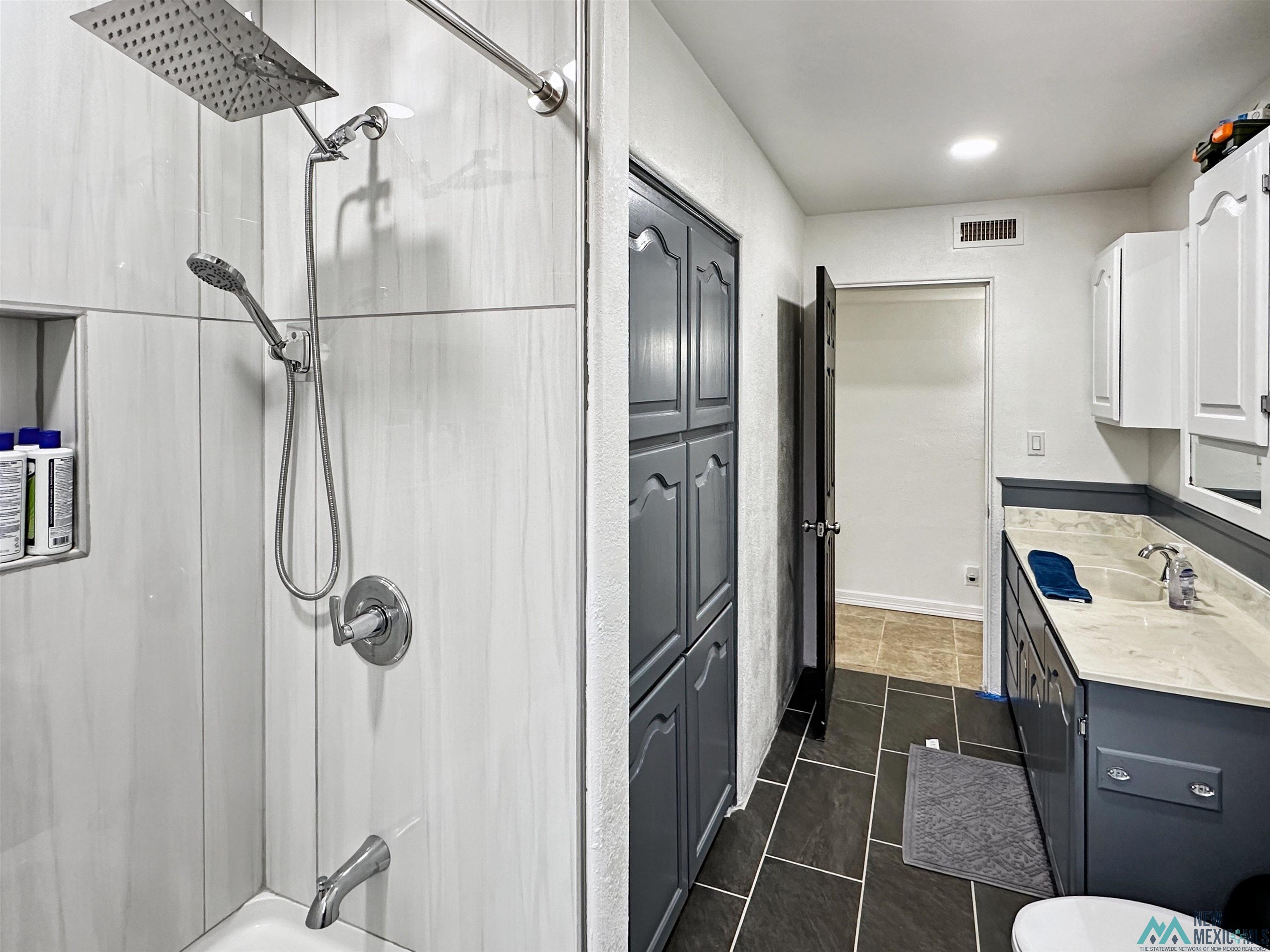 1504 S Country Club Circle