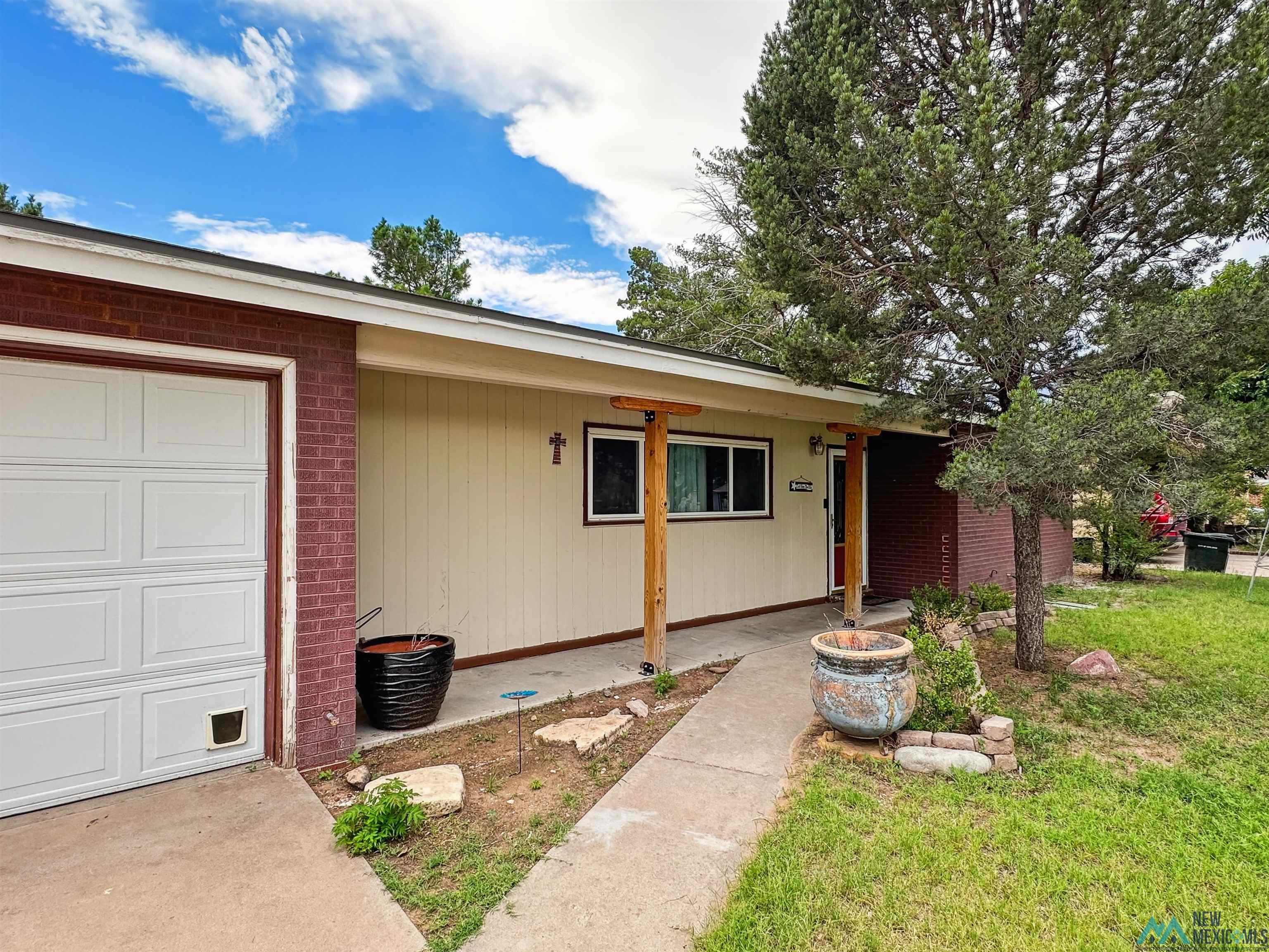 1504 S Country Club Circle