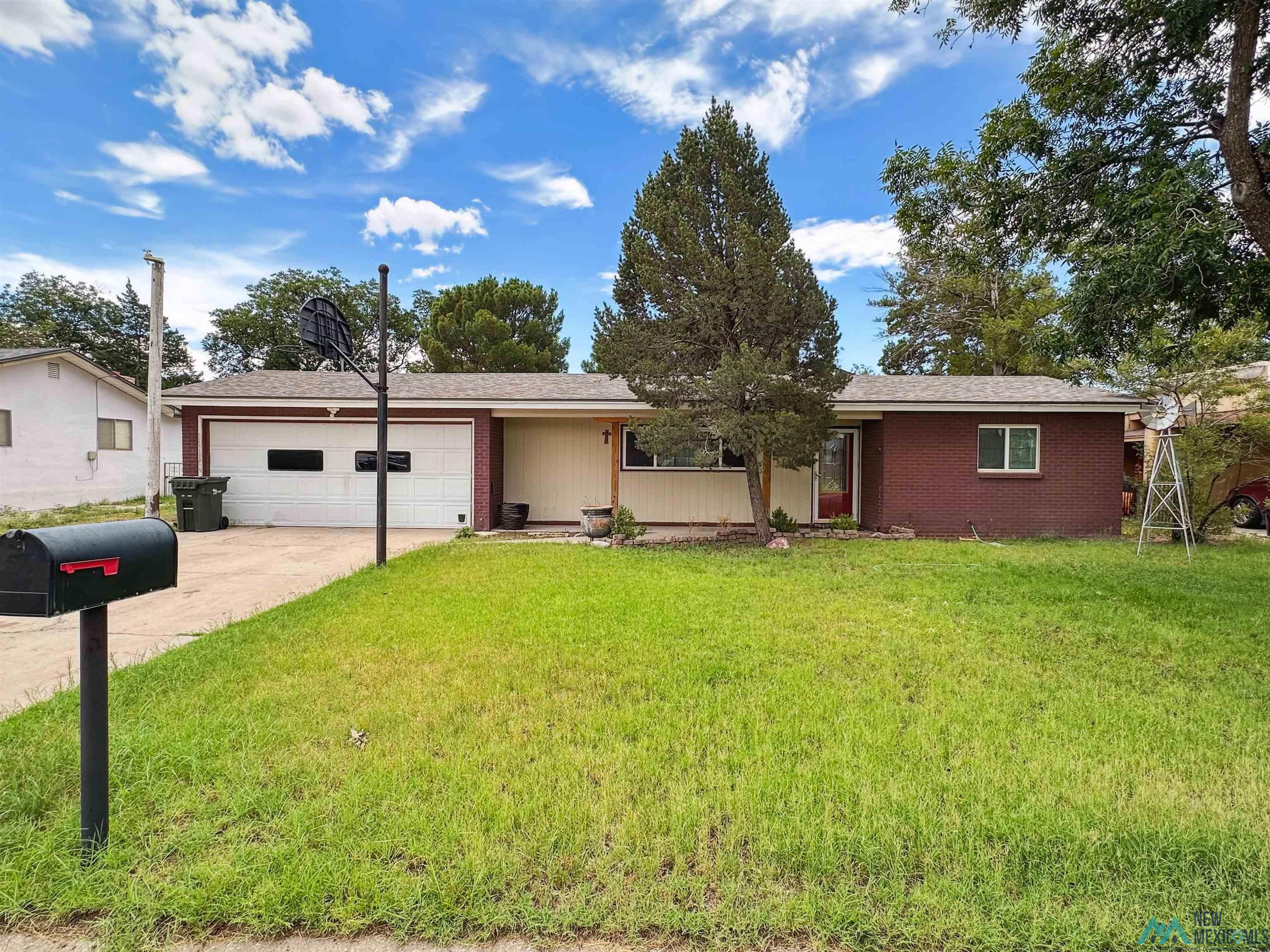 1504 S Country Club Circle