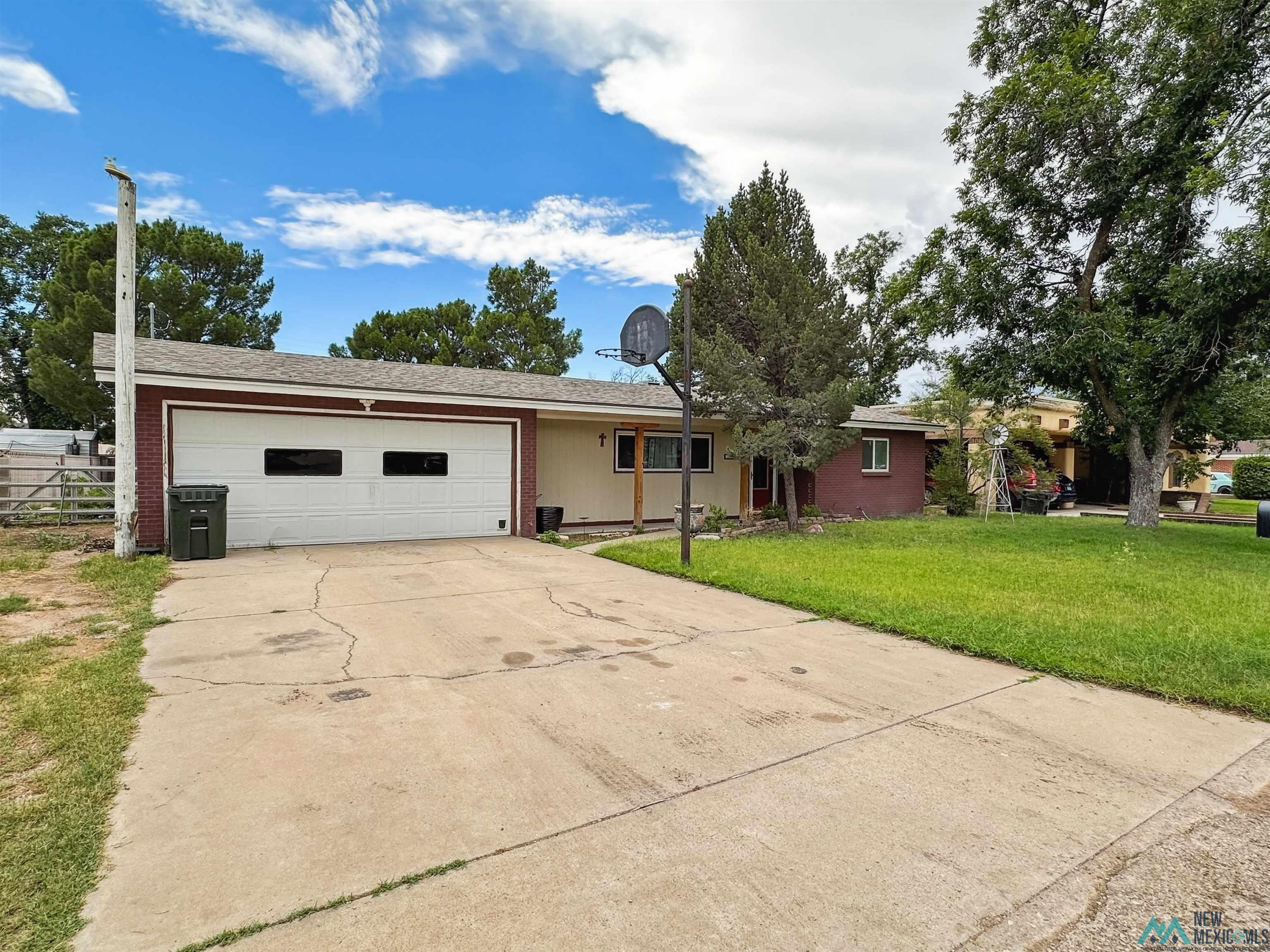 1504 S Country Club Circle