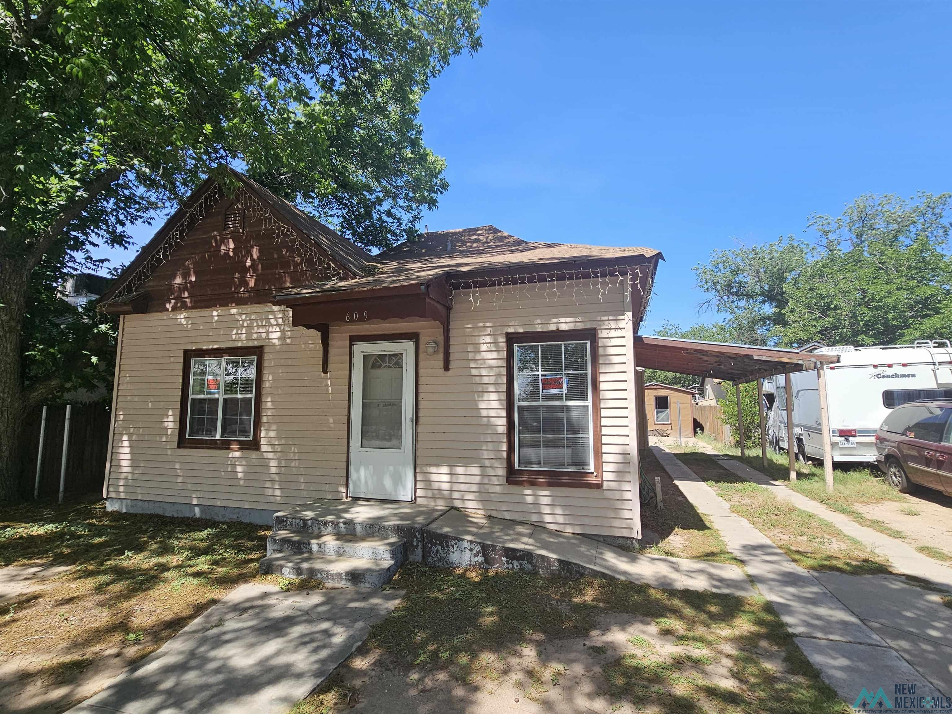 609 N Guadalupe Street