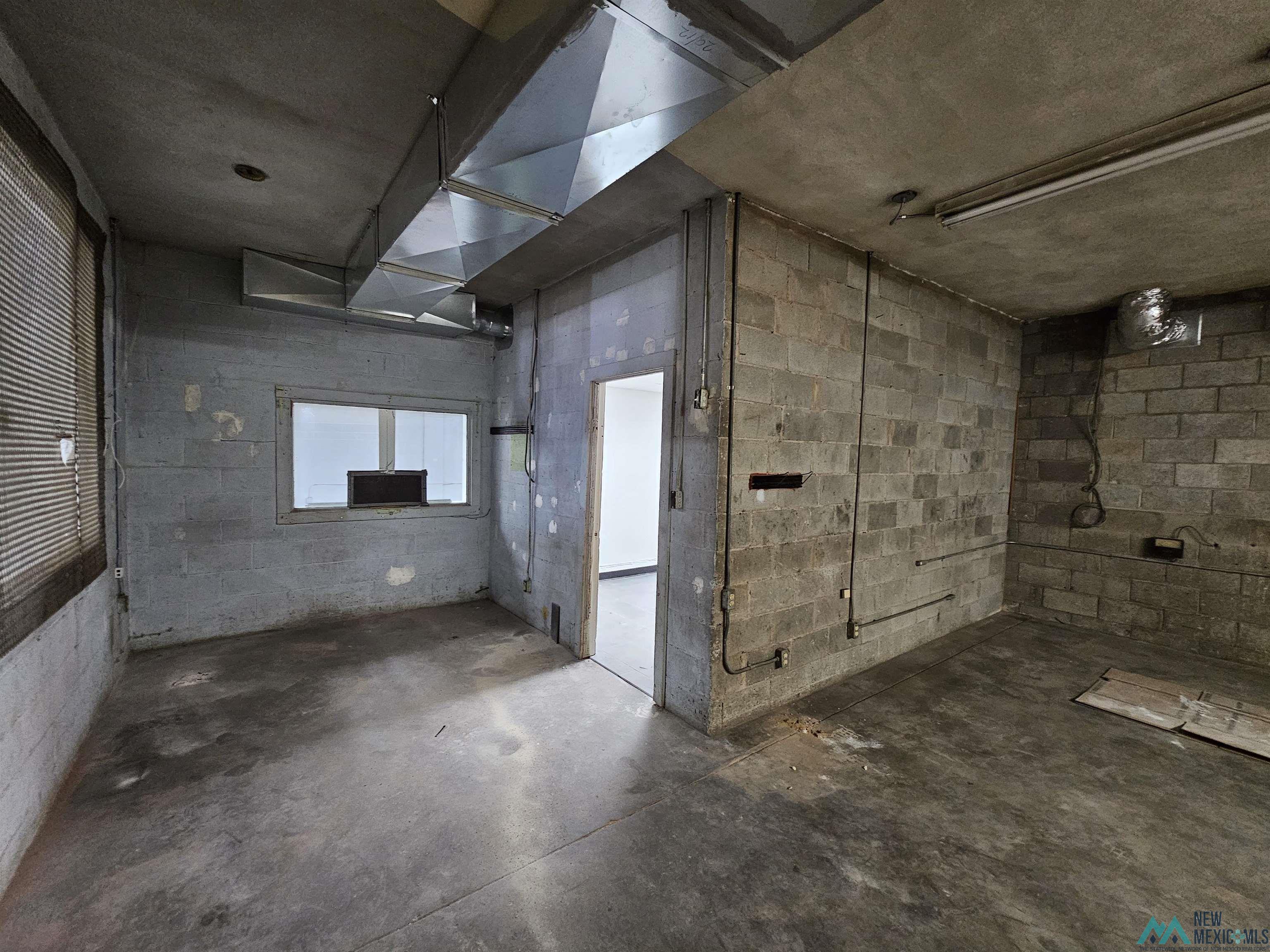 1713 N Roselawn Avenue