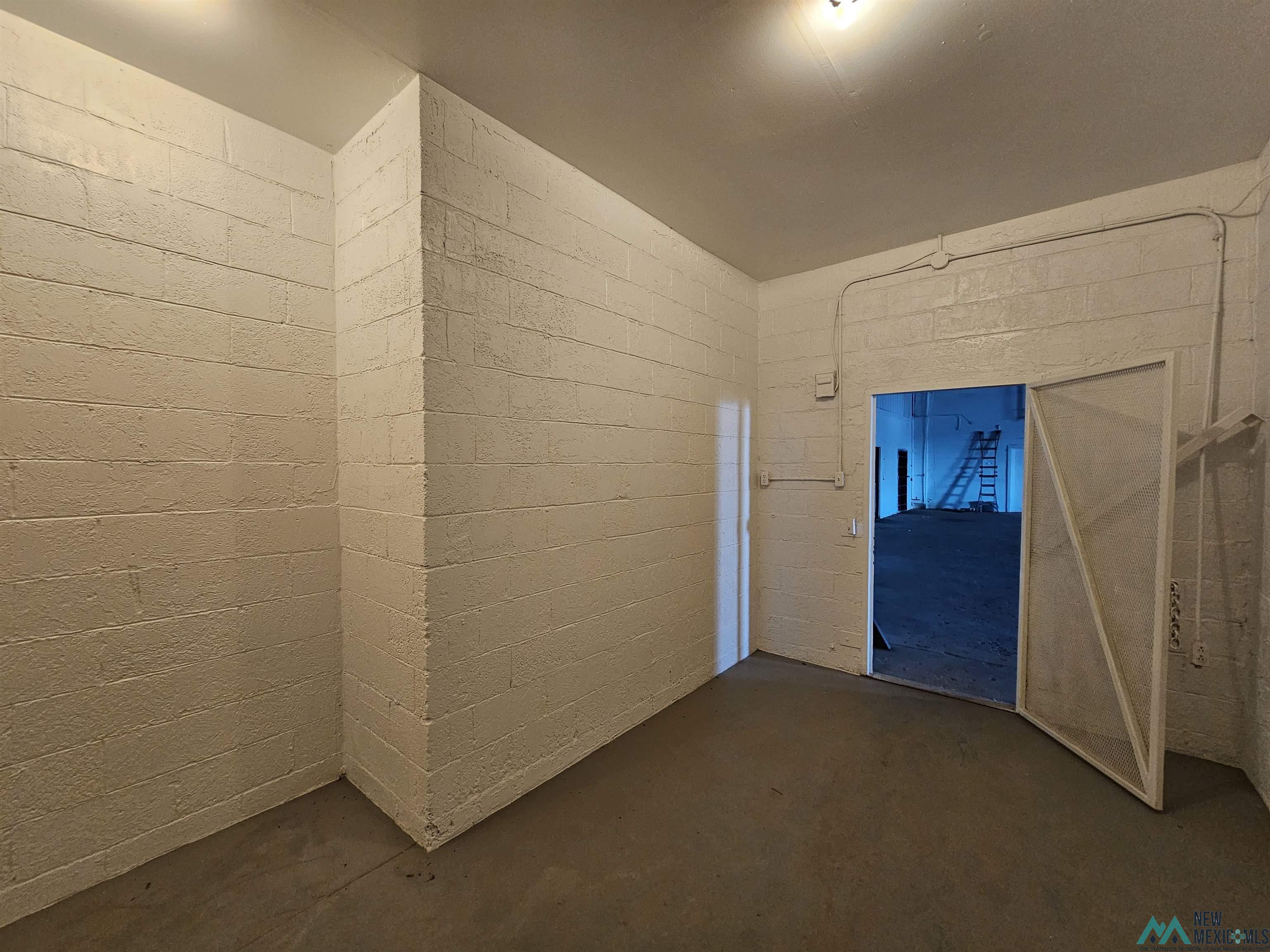 1713 N Roselawn Avenue