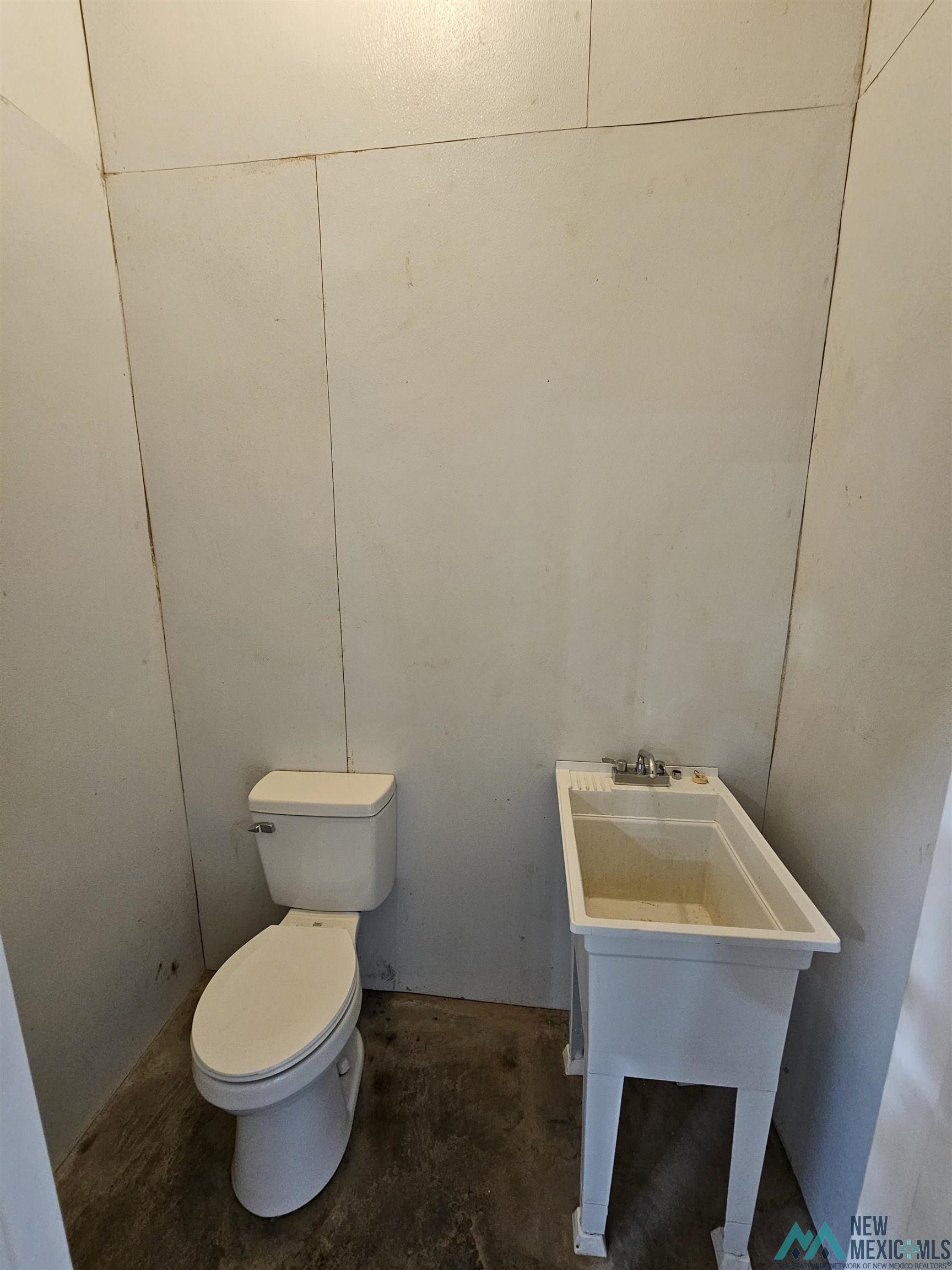 1713 N Roselawn Avenue