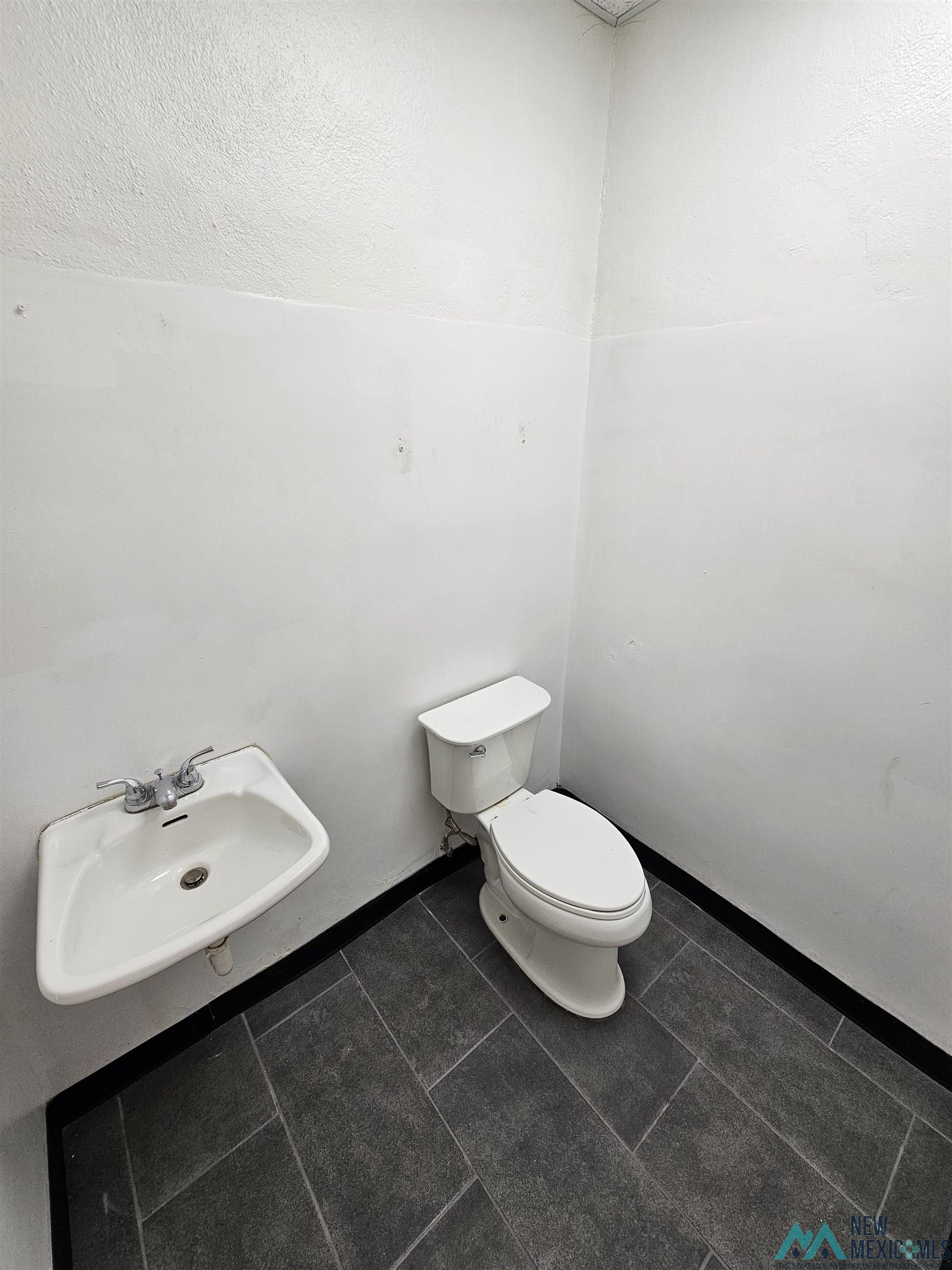 1713 N Roselawn Avenue