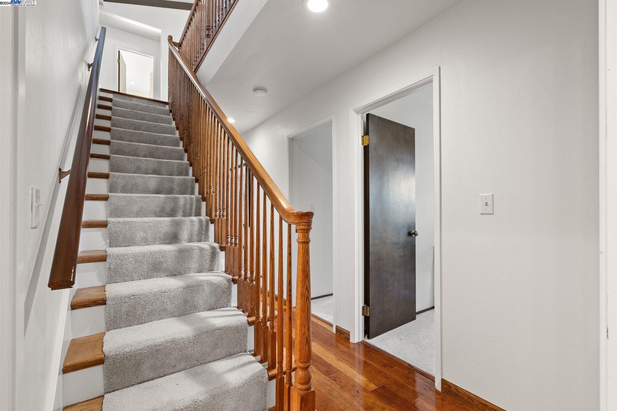 2323 Manzanita Dr