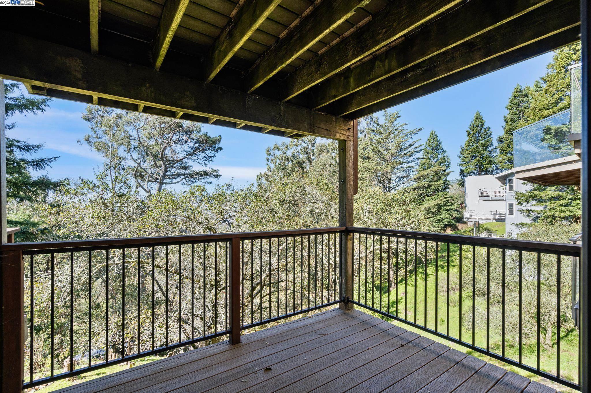 2323 Manzanita Dr